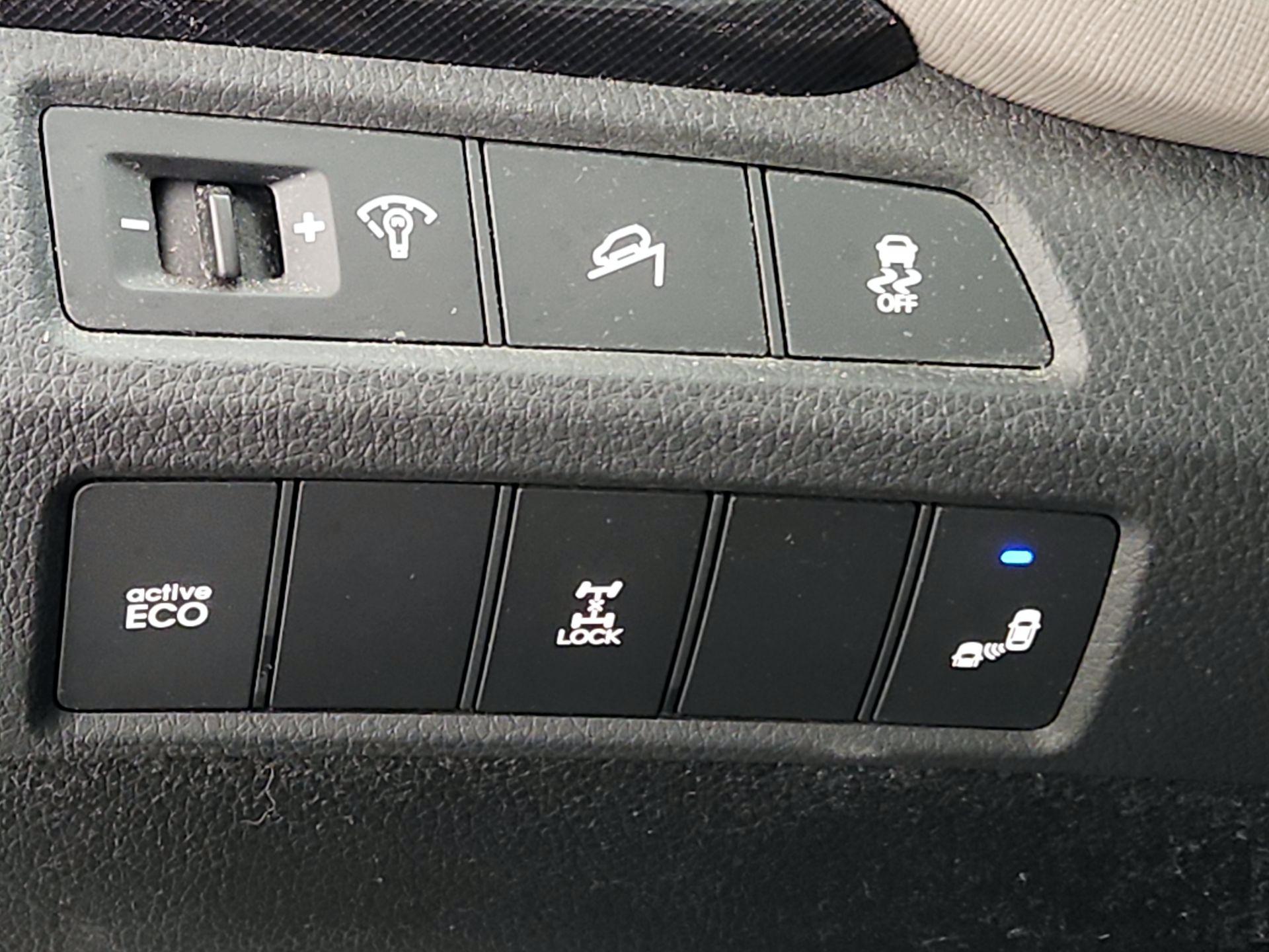 Thumbnail: 2014 Hyundai Santa Fe - 13