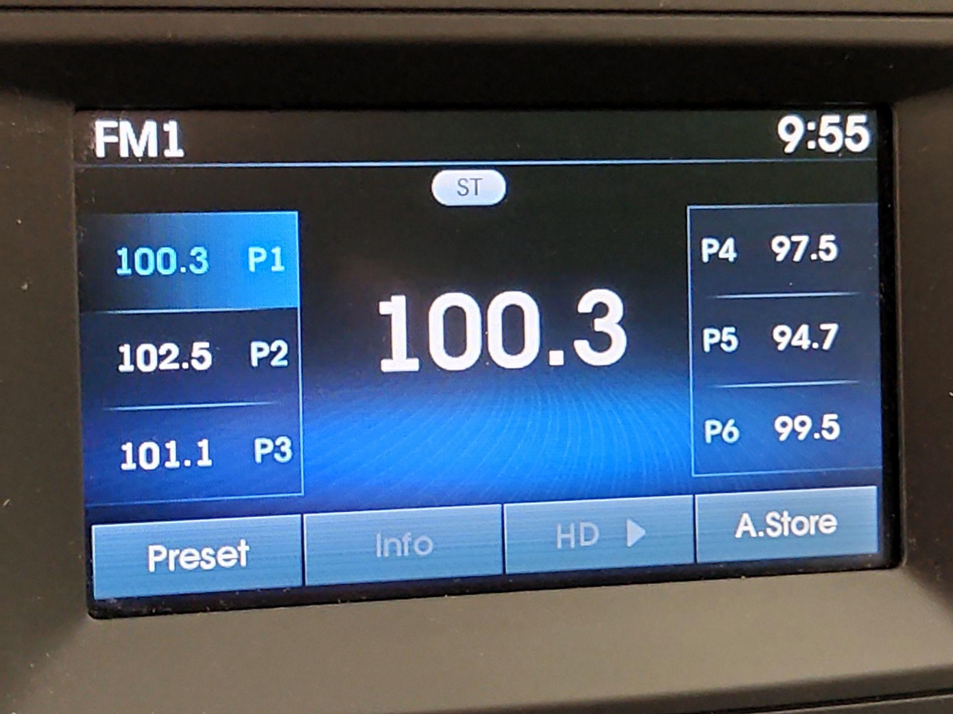 Thumbnail: 2014 Hyundai Santa Fe - 15