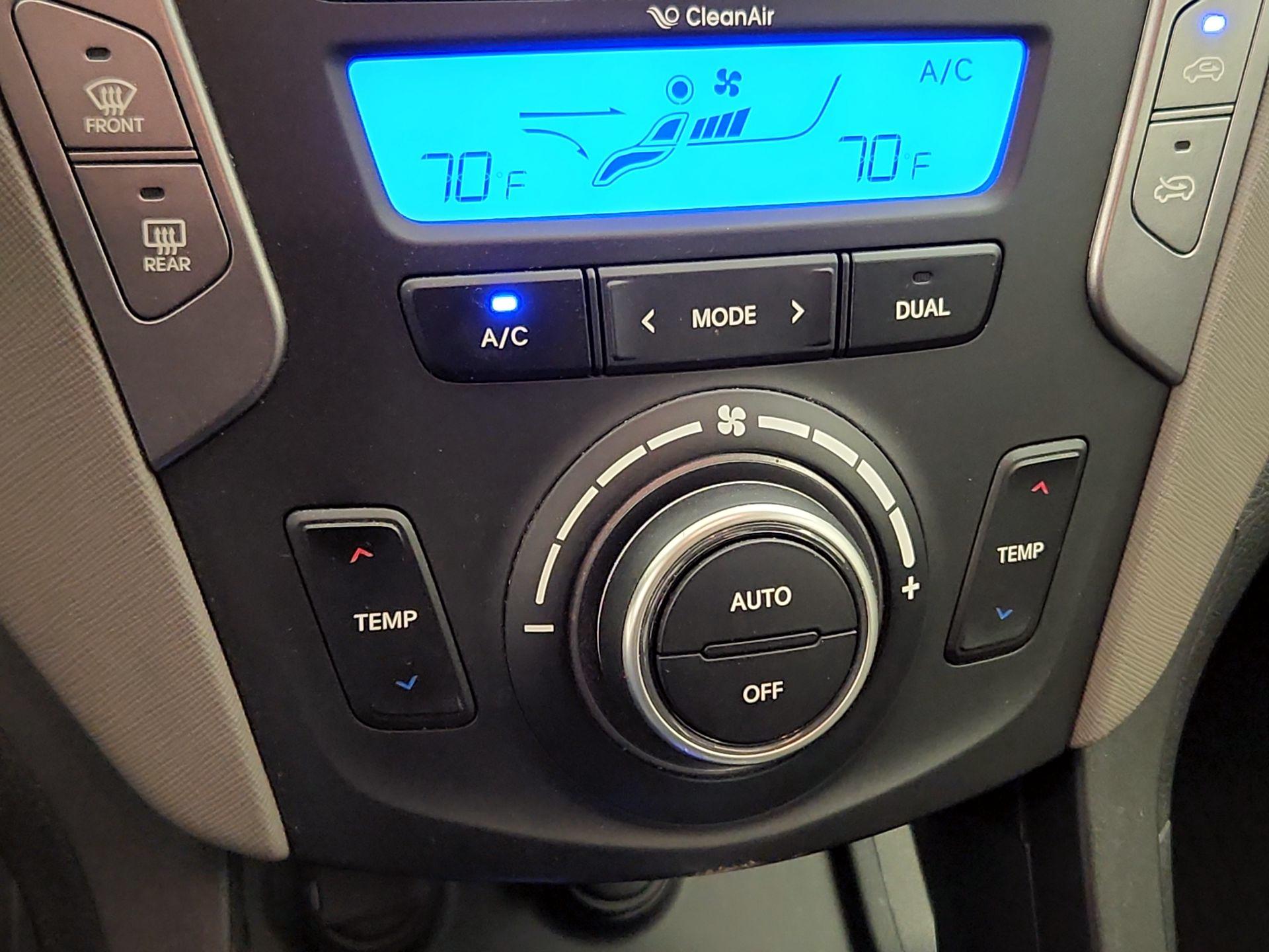 Thumbnail: 2014 Hyundai Santa Fe - 16