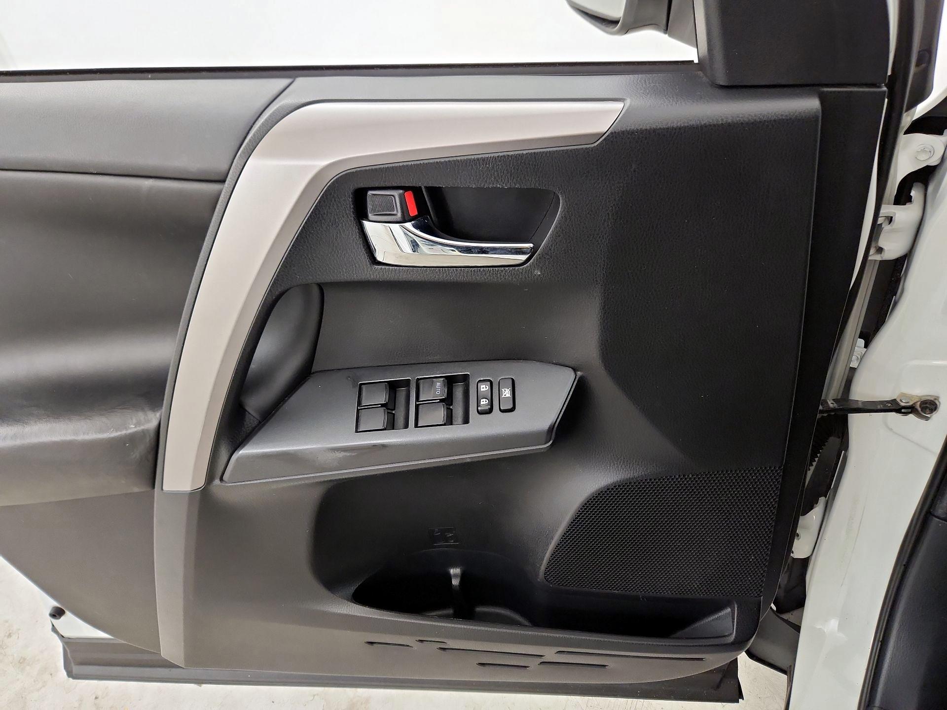 Thumbnail: 2018 Toyota RAV4 - 13