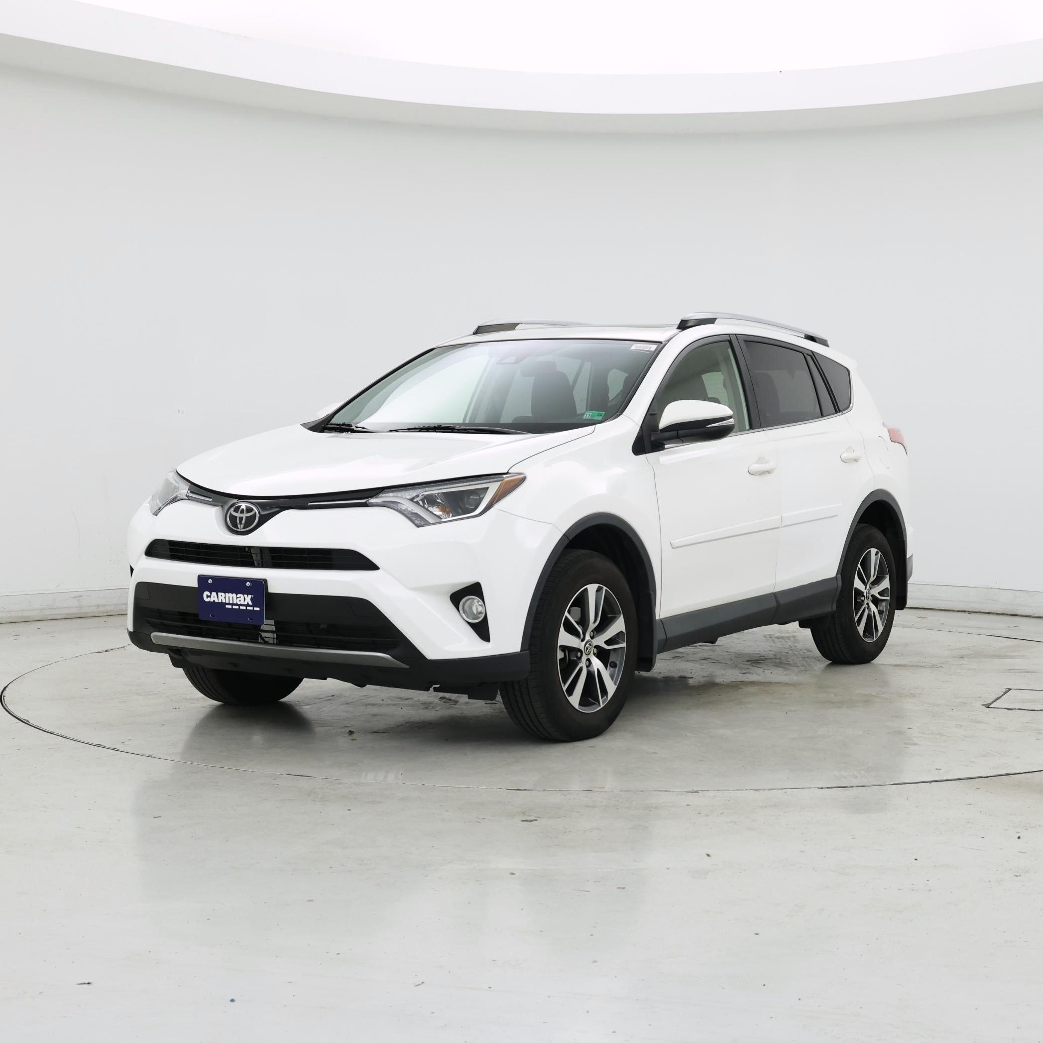 Thumbnail: 2018 Toyota RAV4 - 4