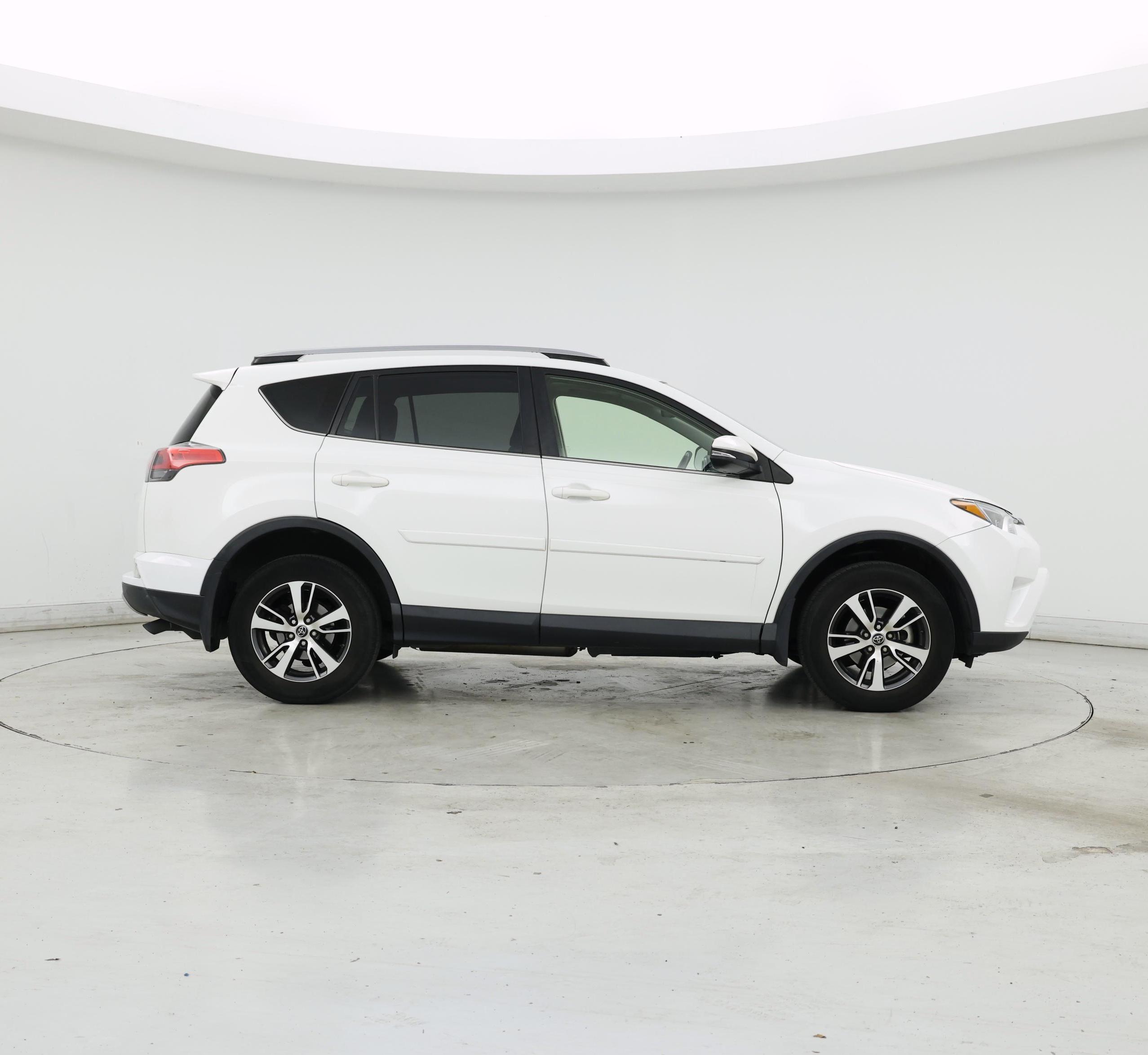 Thumbnail: 2018 Toyota RAV4 - 7