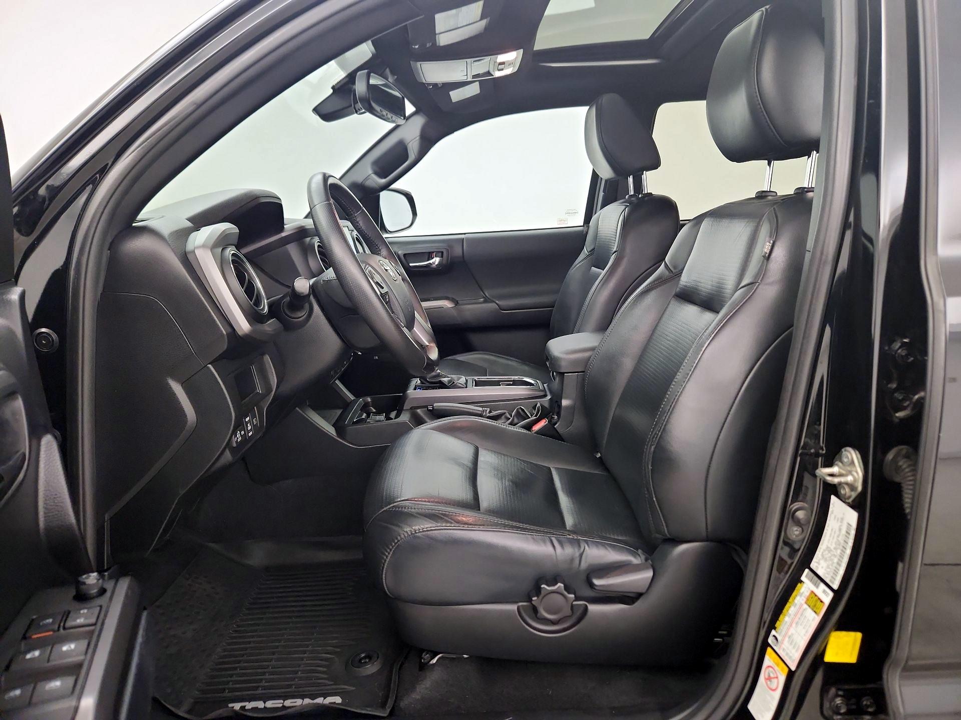 Thumbnail: 2019 Toyota Tacoma - 11