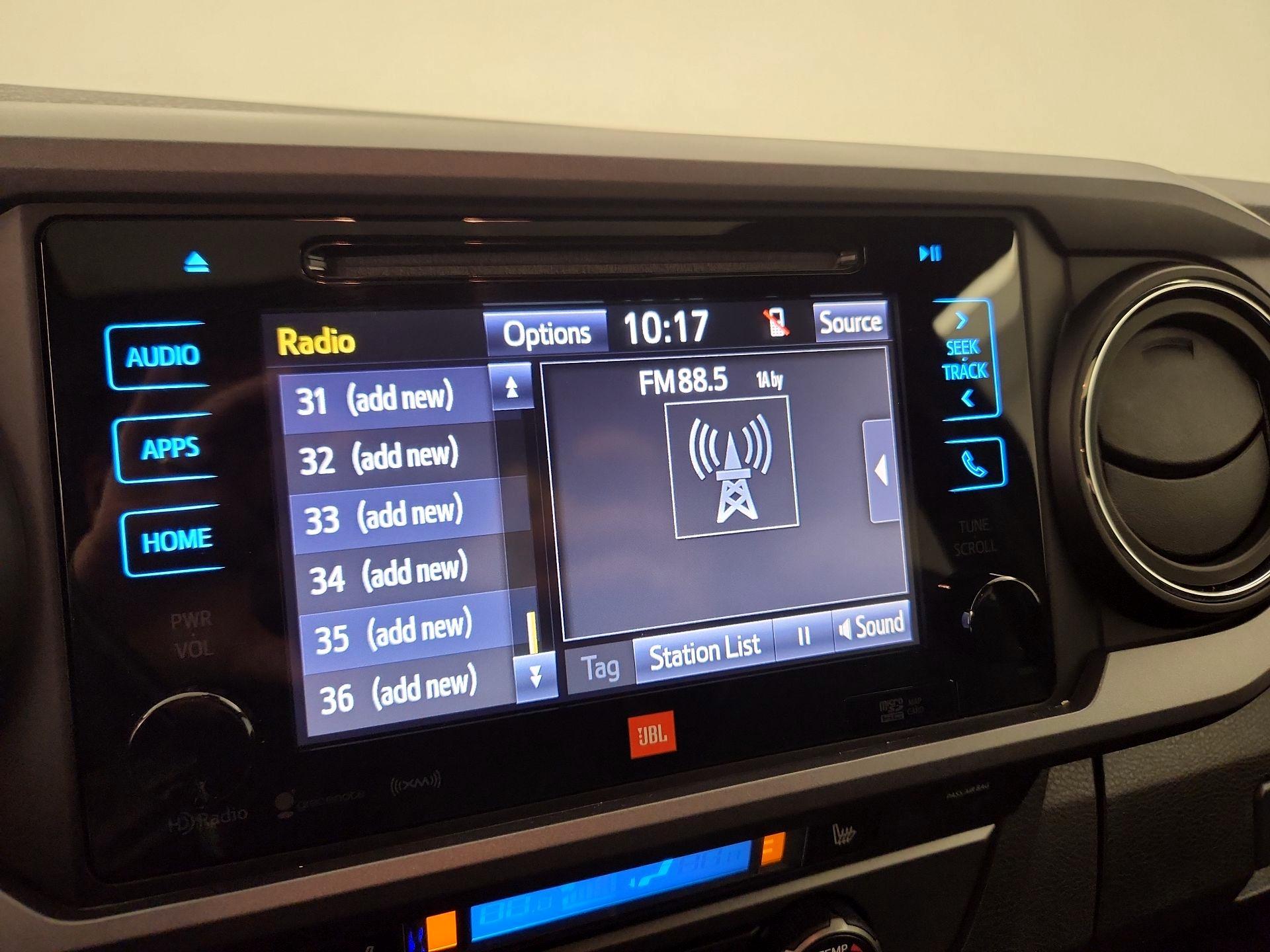 Thumbnail: 2019 Toyota Tacoma - 16