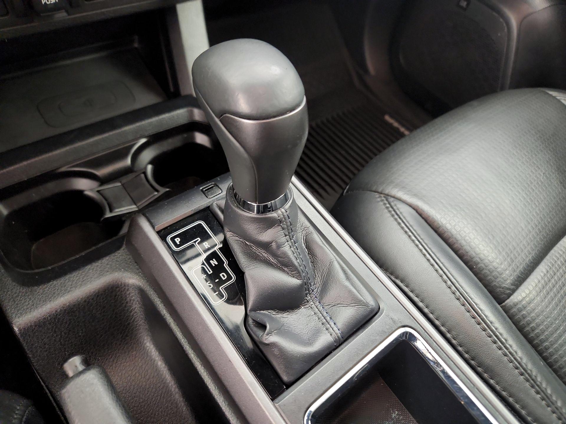 Thumbnail: 2019 Toyota Tacoma - 18