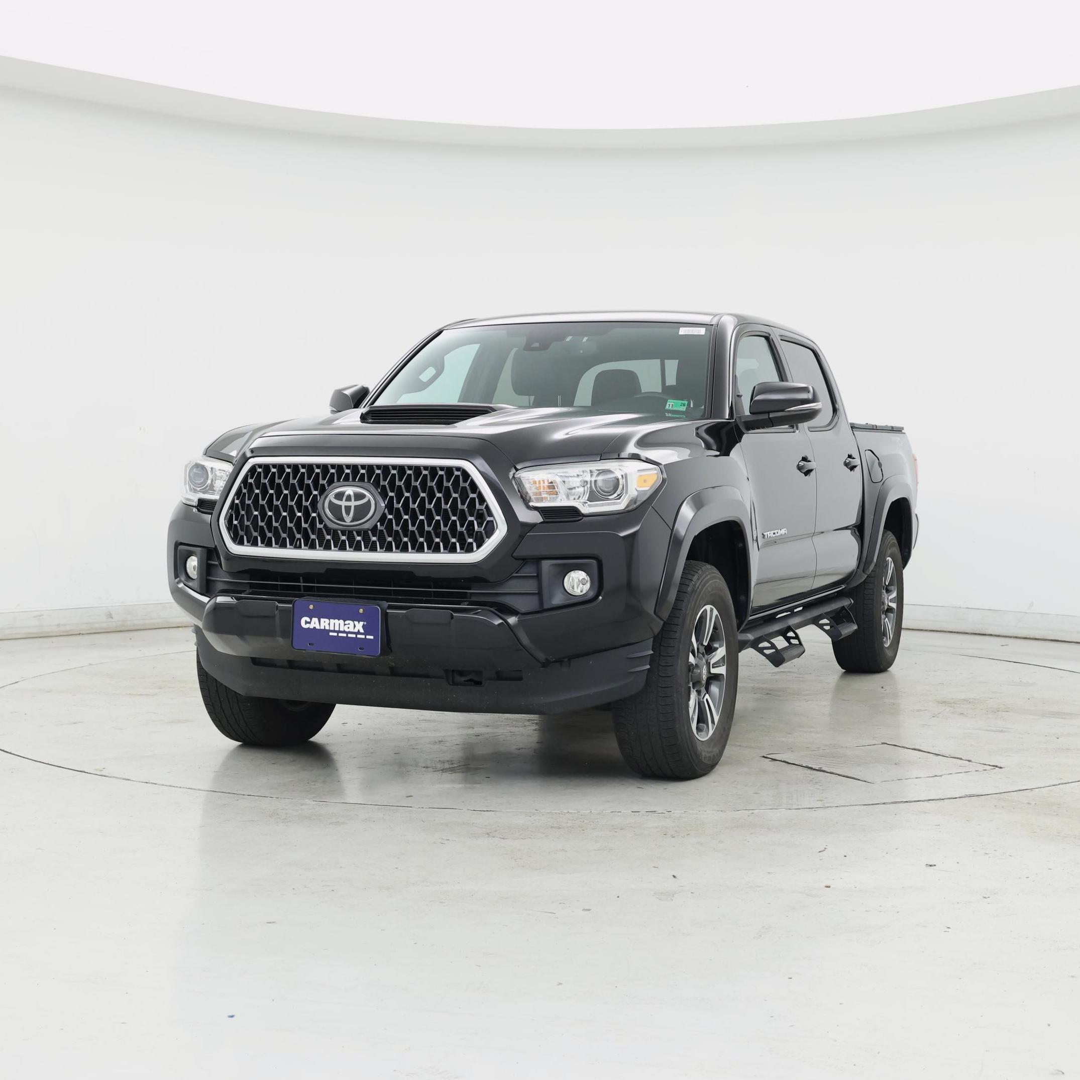 Thumbnail: 2019 Toyota Tacoma - 4