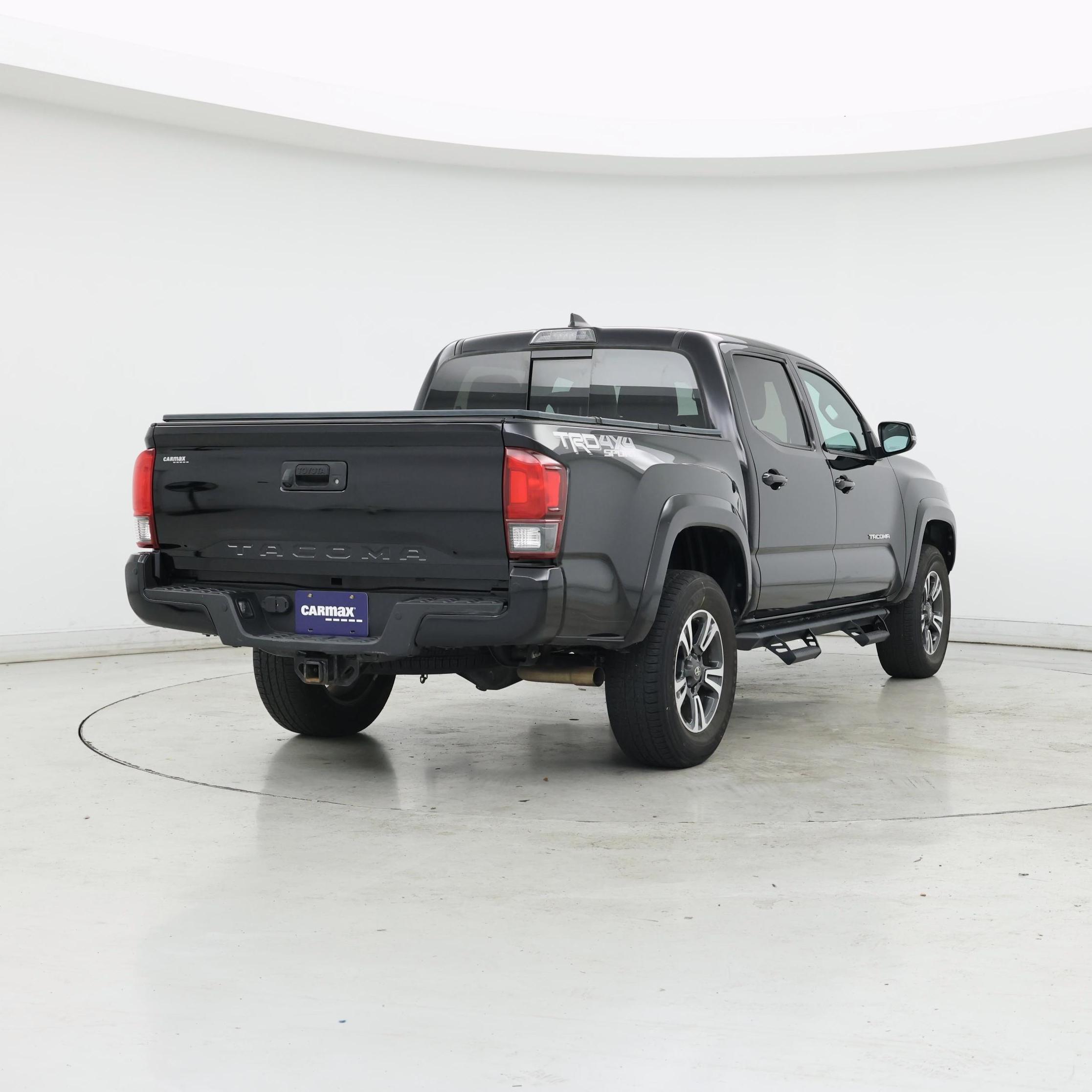 Thumbnail: 2019 Toyota Tacoma - 8