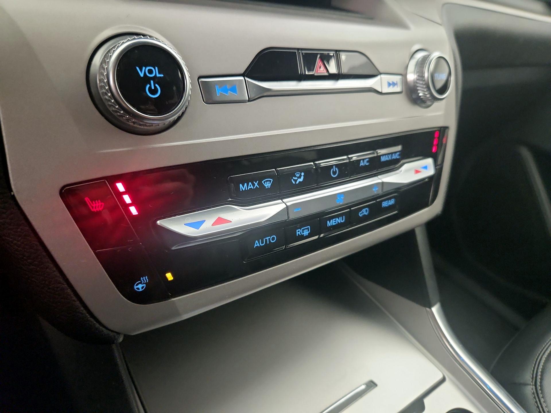 Thumbnail: 2023 Ford Explorer - 16