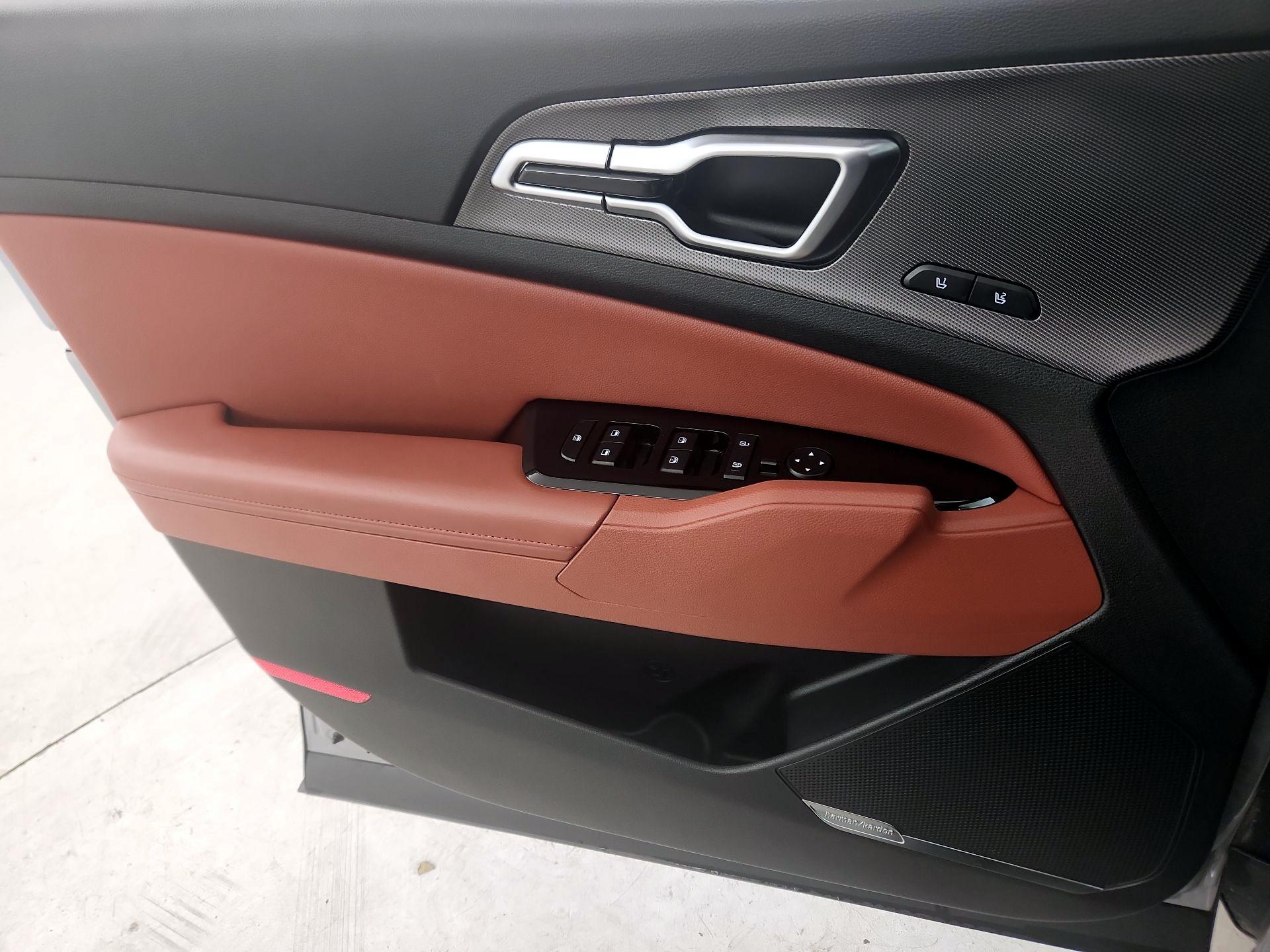 Thumbnail: 2024 Kia Sportage - 12