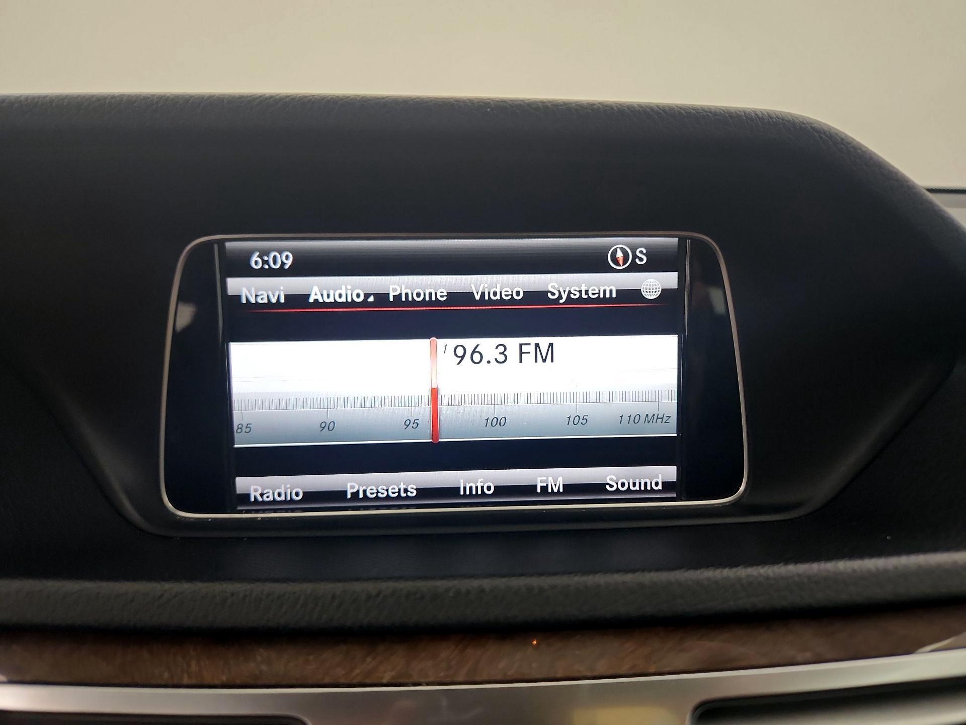 Thumbnail: 2015 Mercedes-Benz E-Class - 16