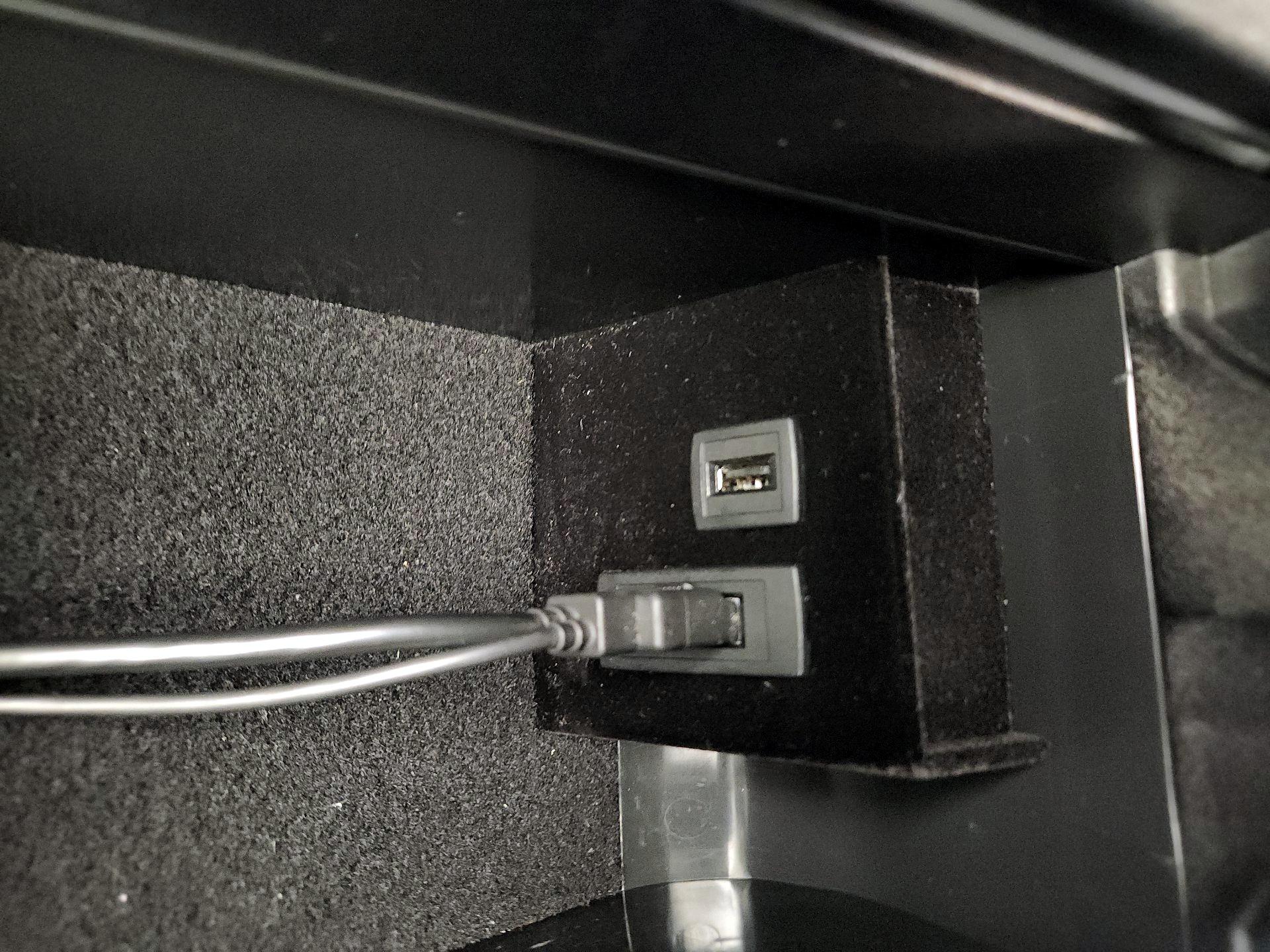 Thumbnail: 2015 Mercedes-Benz E-Class - 19