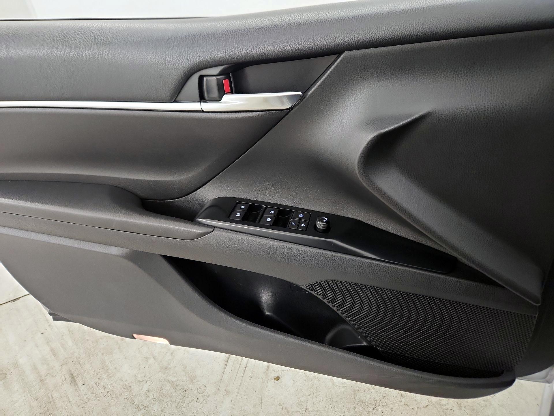 Thumbnail: 2019 Toyota Camry - 12