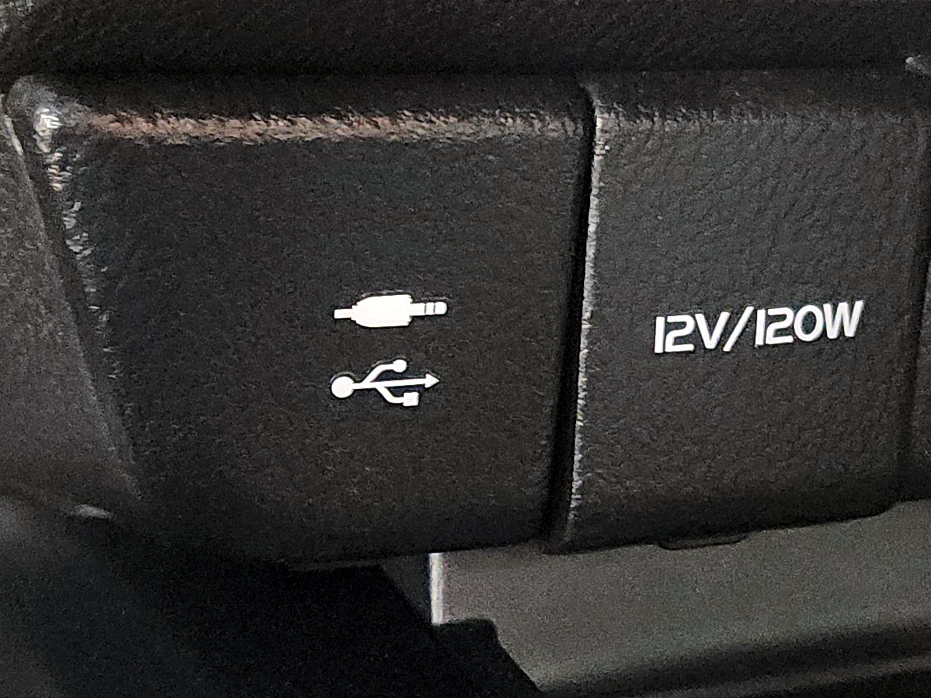 Thumbnail: 2019 Toyota Camry - 18