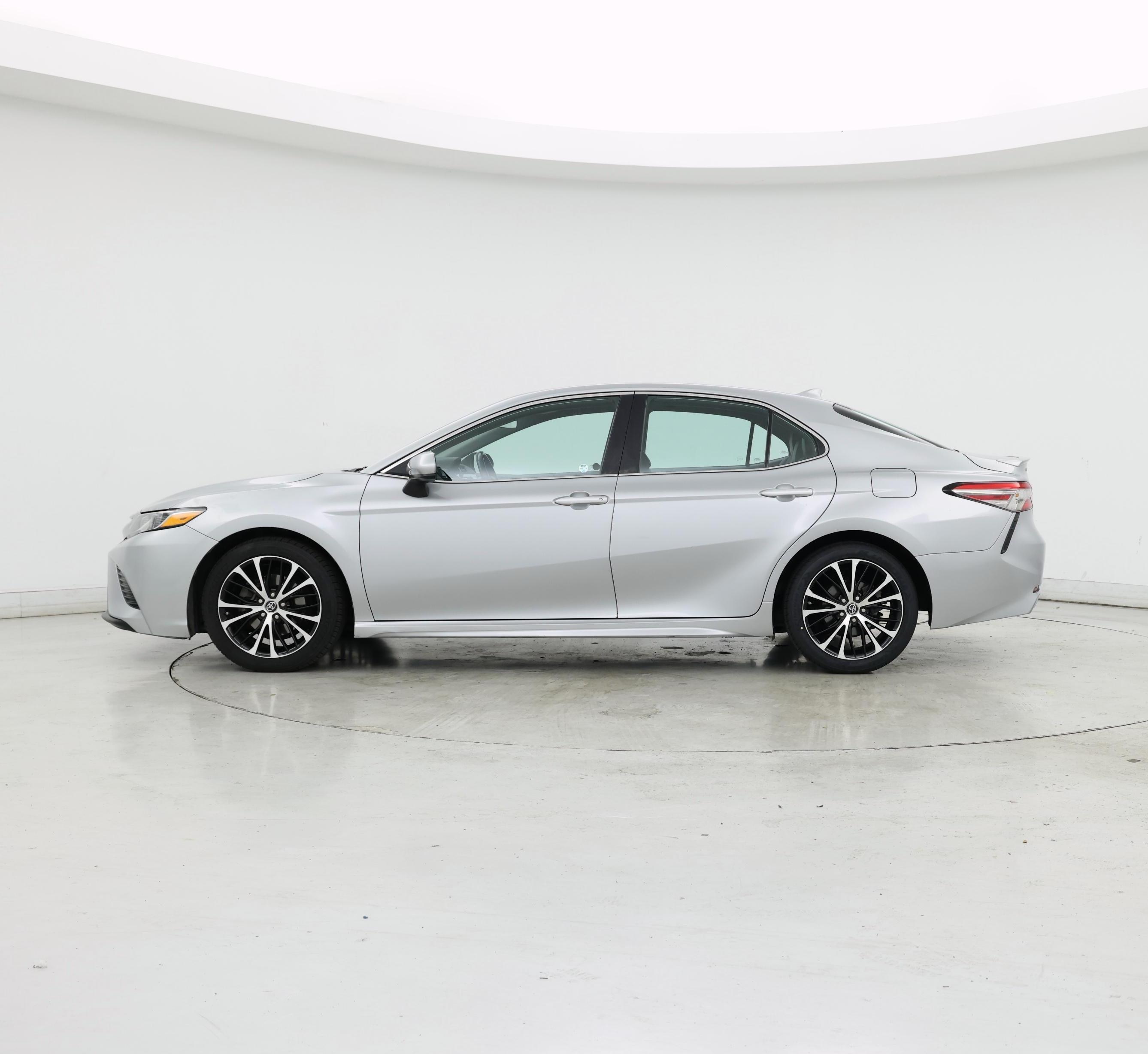 Thumbnail: 2019 Toyota Camry - 3