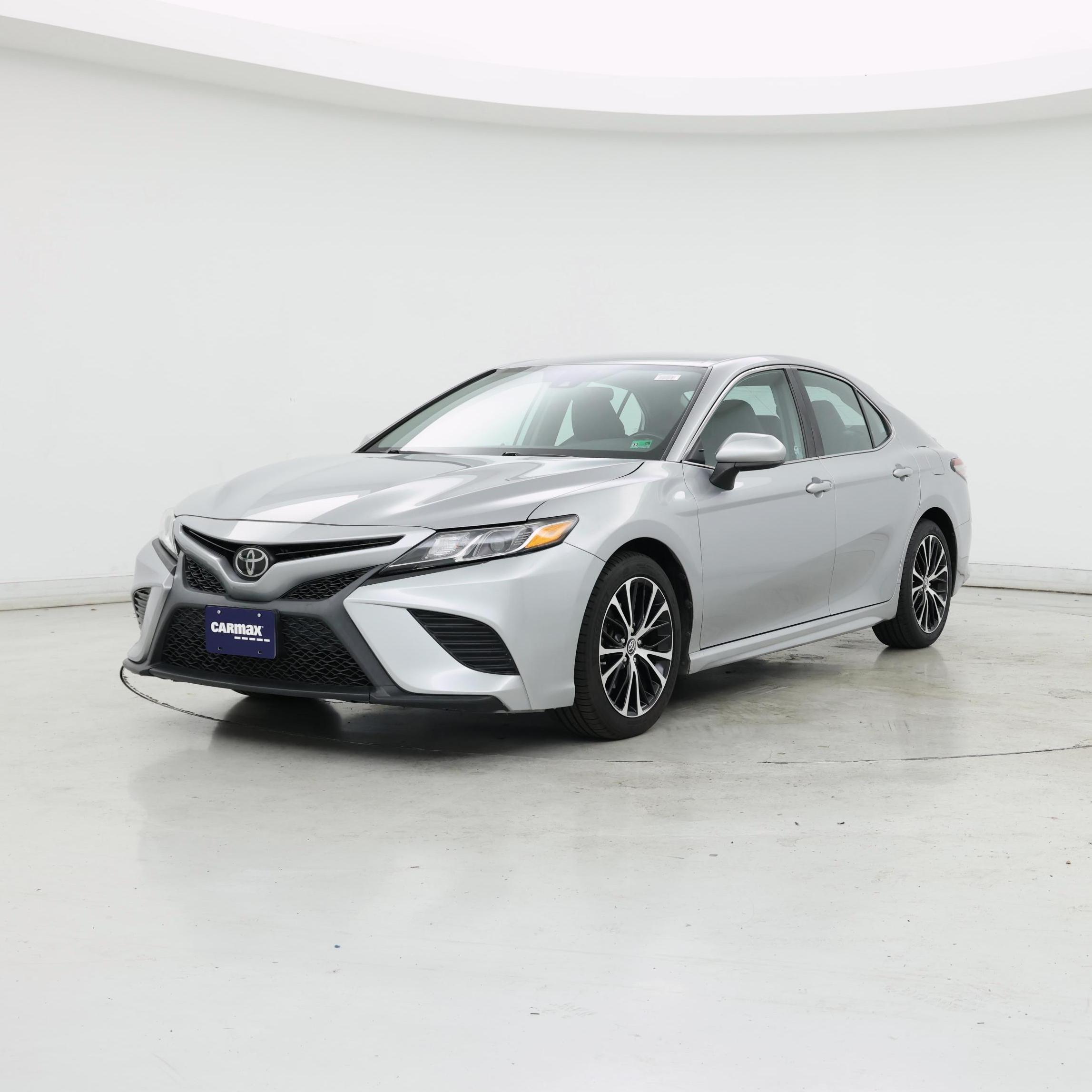 Thumbnail: 2019 Toyota Camry - 4