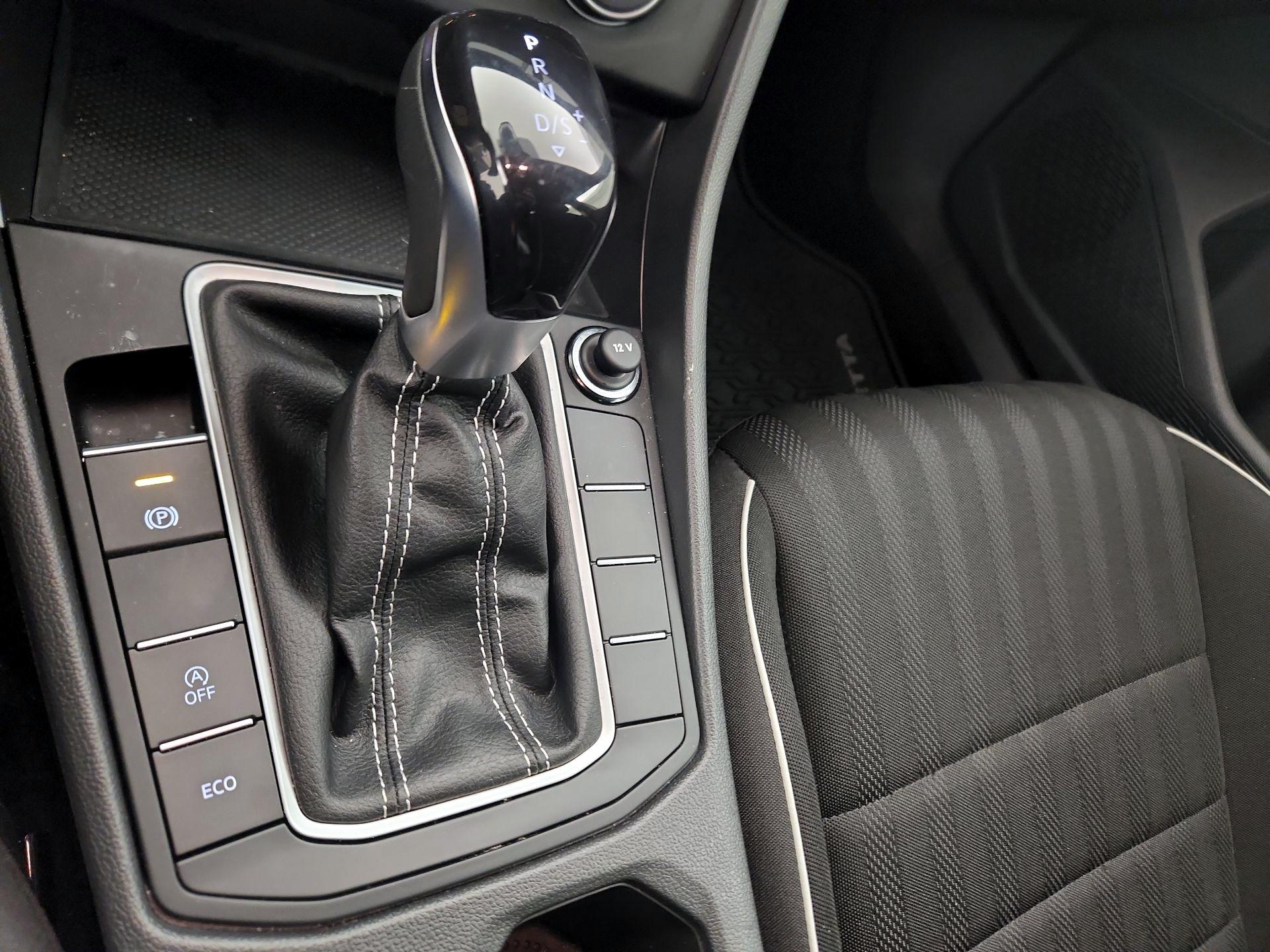 Thumbnail: 2024 Volkswagen Jetta - 17