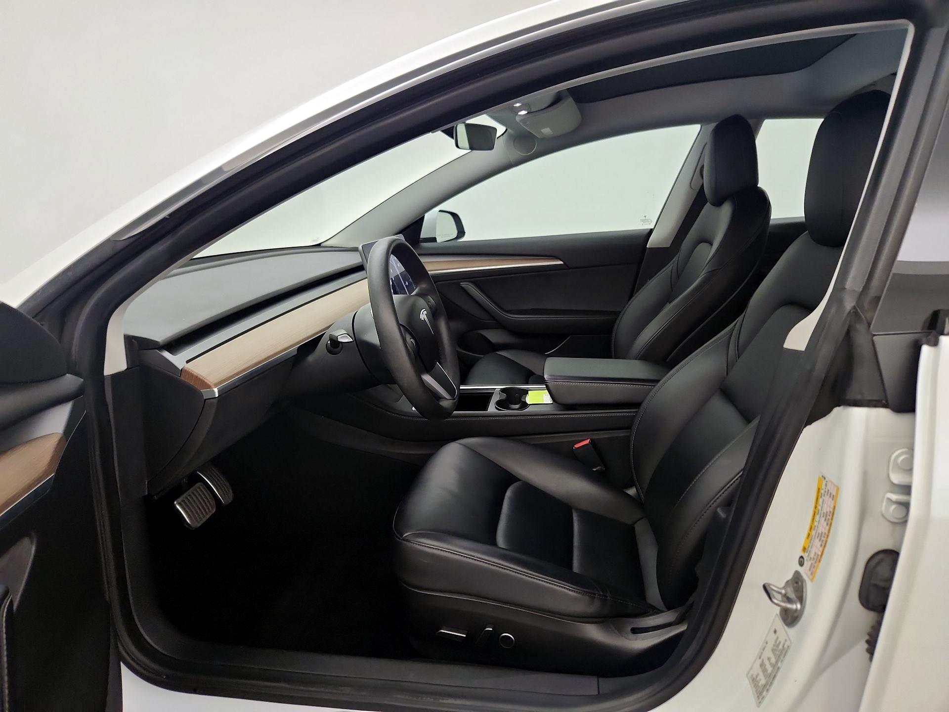 Thumbnail: 2022 Tesla Model 3 - 11