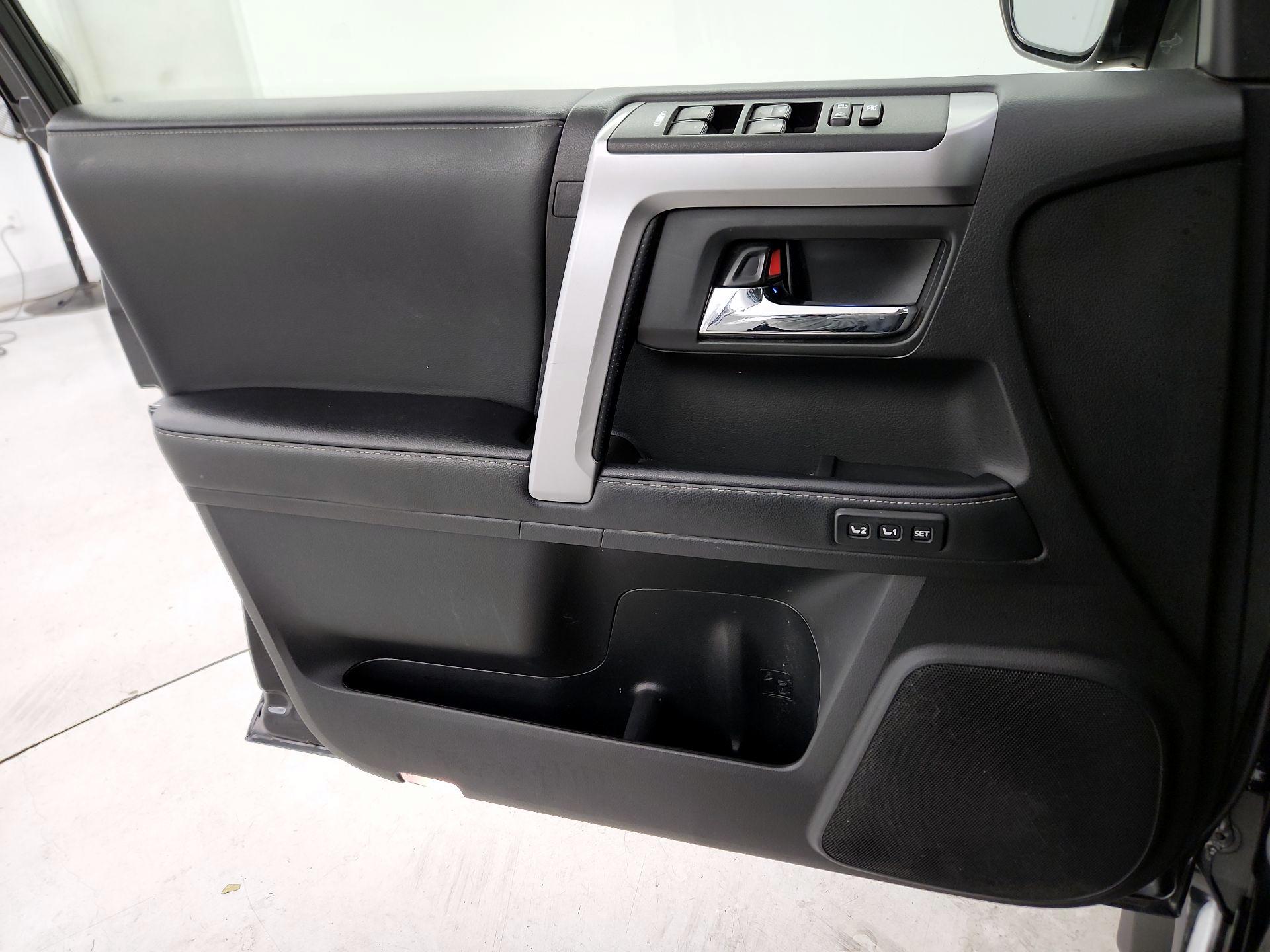 Thumbnail: 2021 Toyota 4Runner - 12