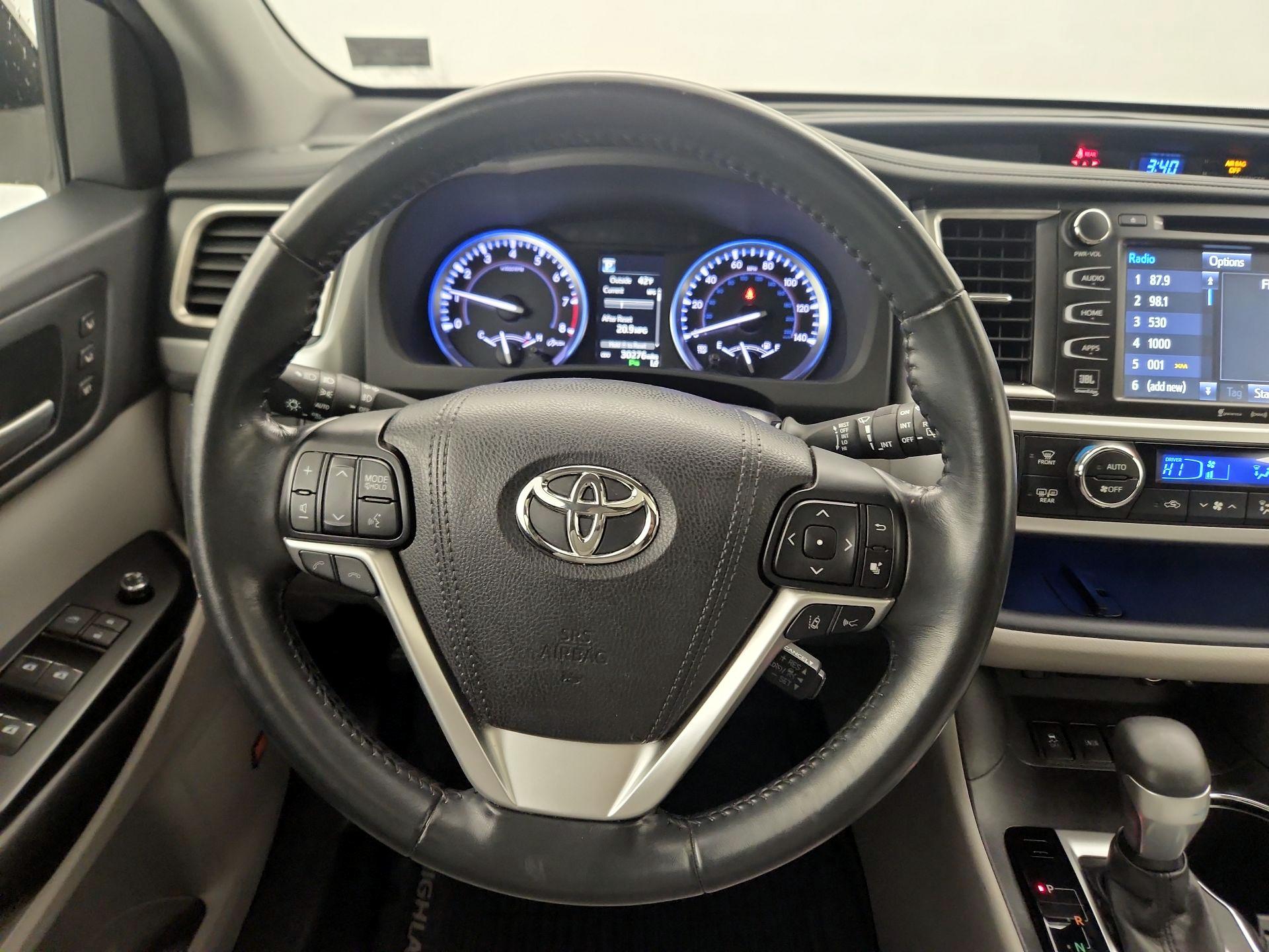 Thumbnail: 2018 Toyota Highlander - 10