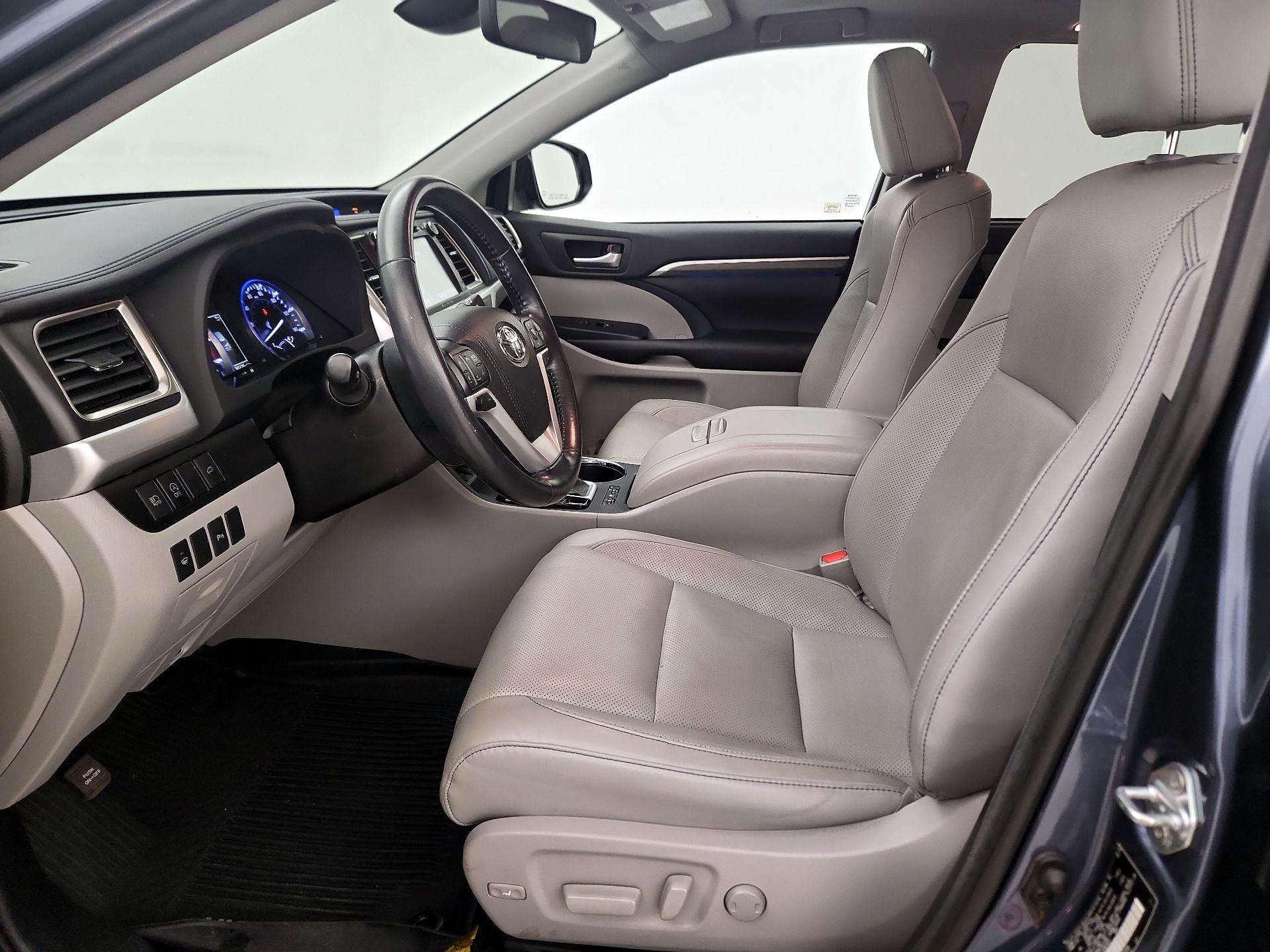 Thumbnail: 2018 Toyota Highlander - 11