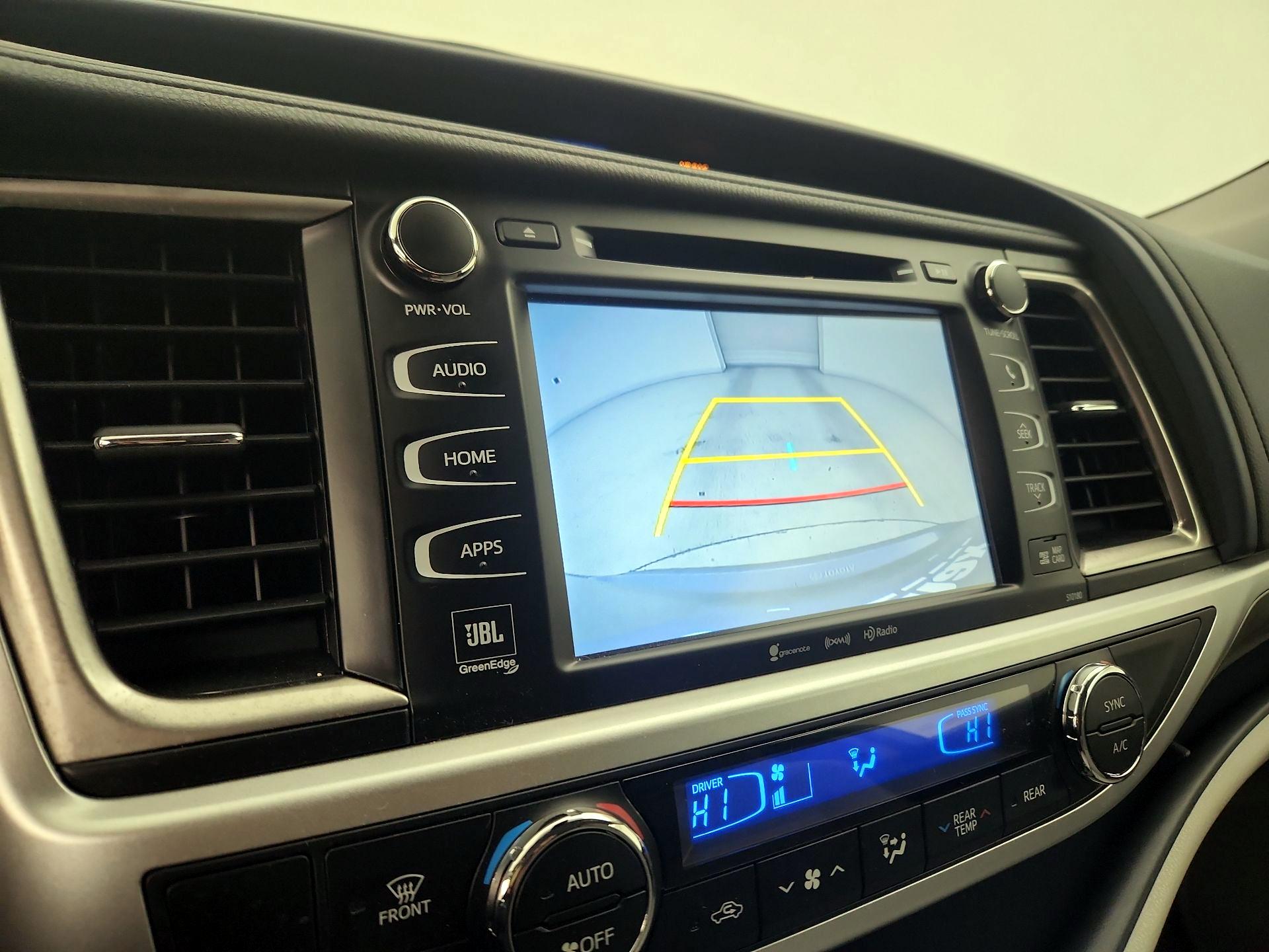 Thumbnail: 2018 Toyota Highlander - 14