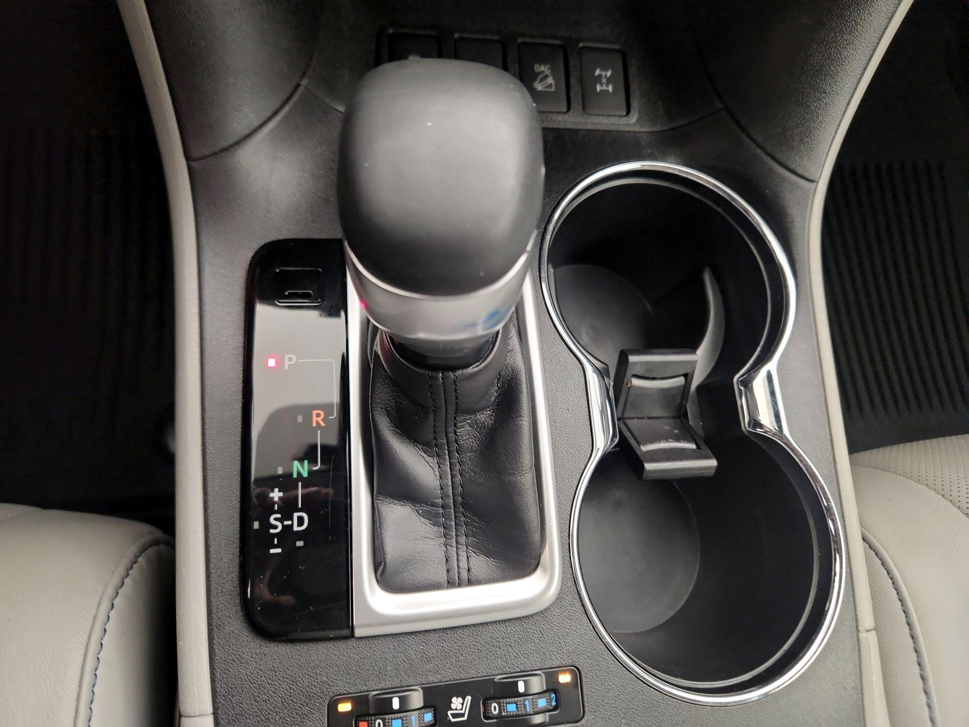 Thumbnail: 2018 Toyota Highlander - 17