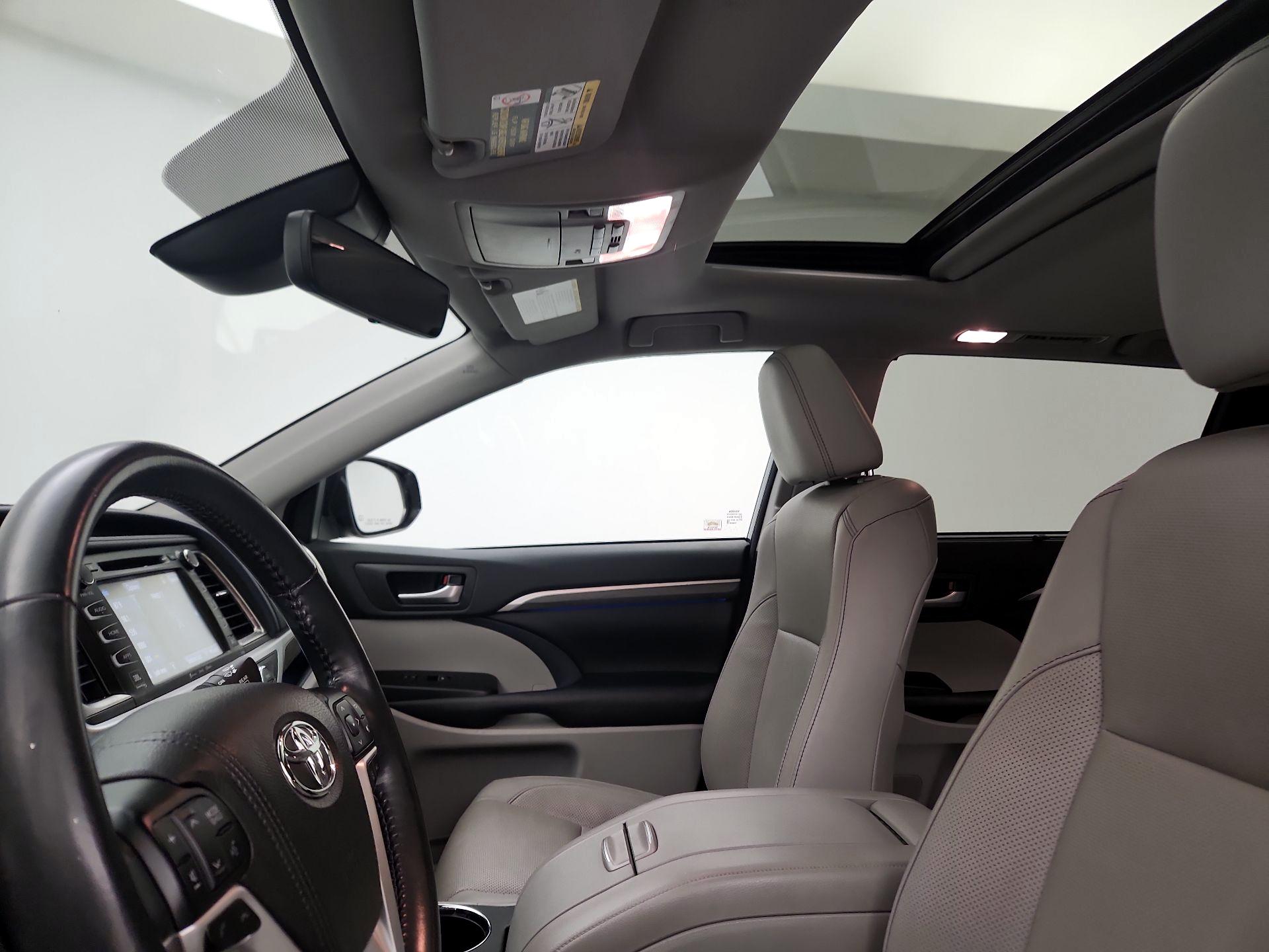 Thumbnail: 2018 Toyota Highlander - 19