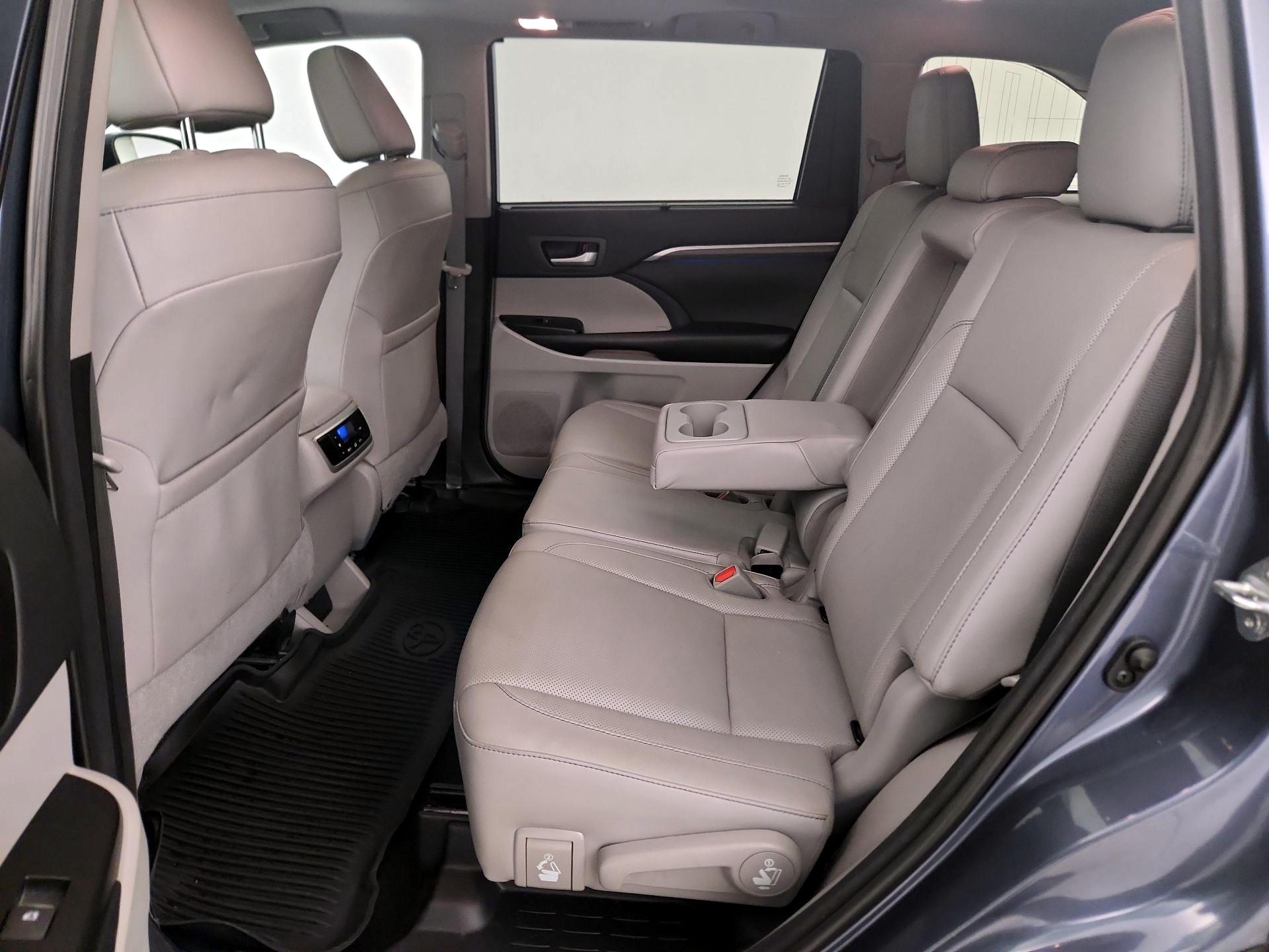 Thumbnail: 2018 Toyota Highlander - 20