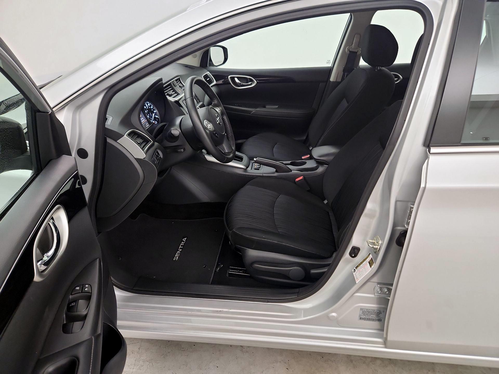 Thumbnail: 2019 Nissan Sentra - 11