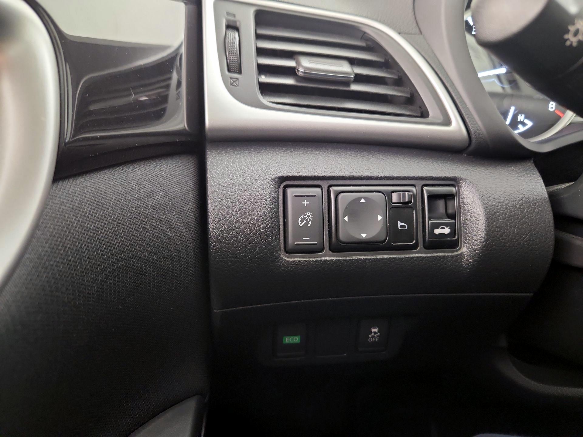 Thumbnail: 2019 Nissan Sentra - 13