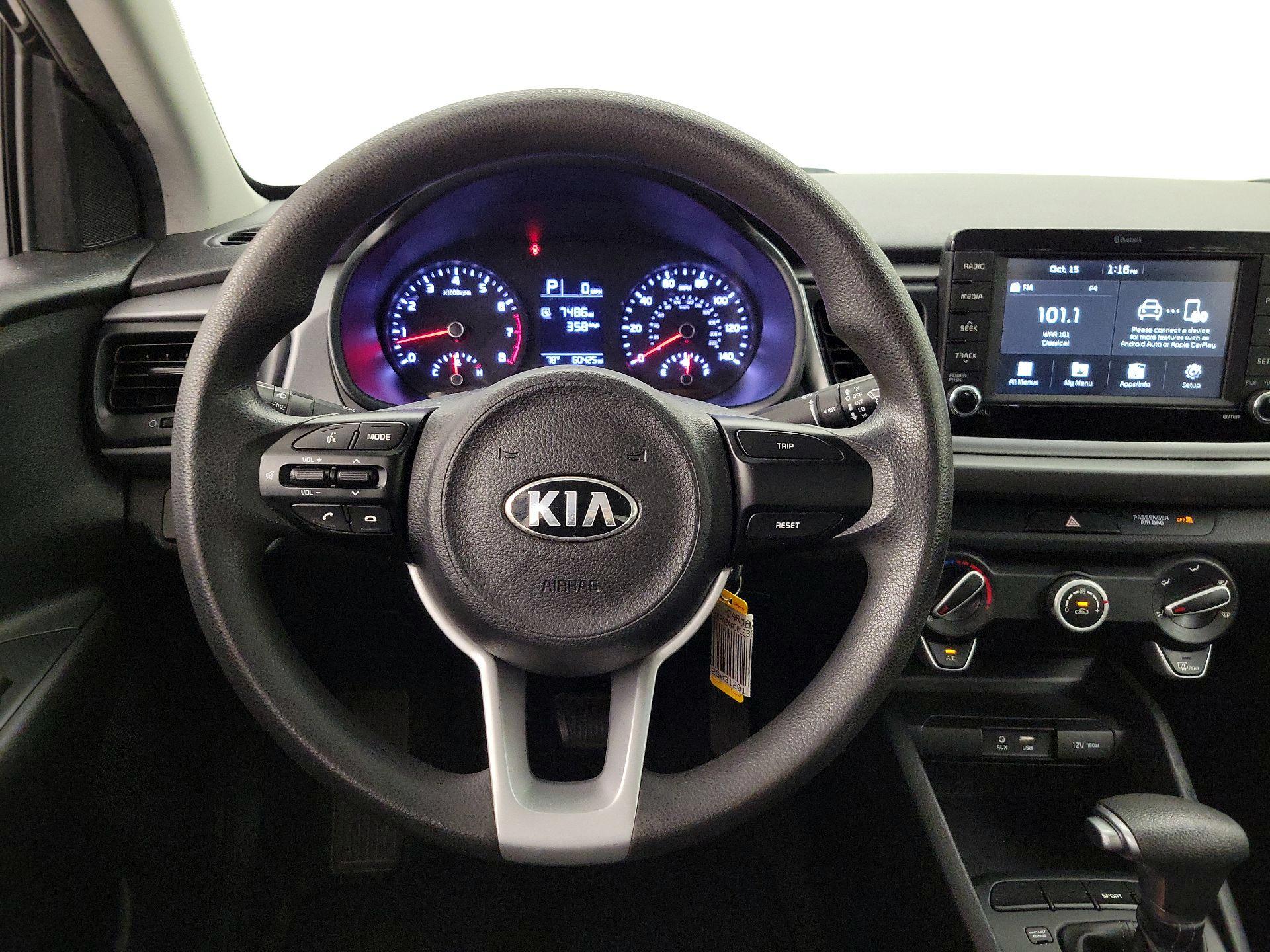 Thumbnail: 2020 Kia Rio - 10