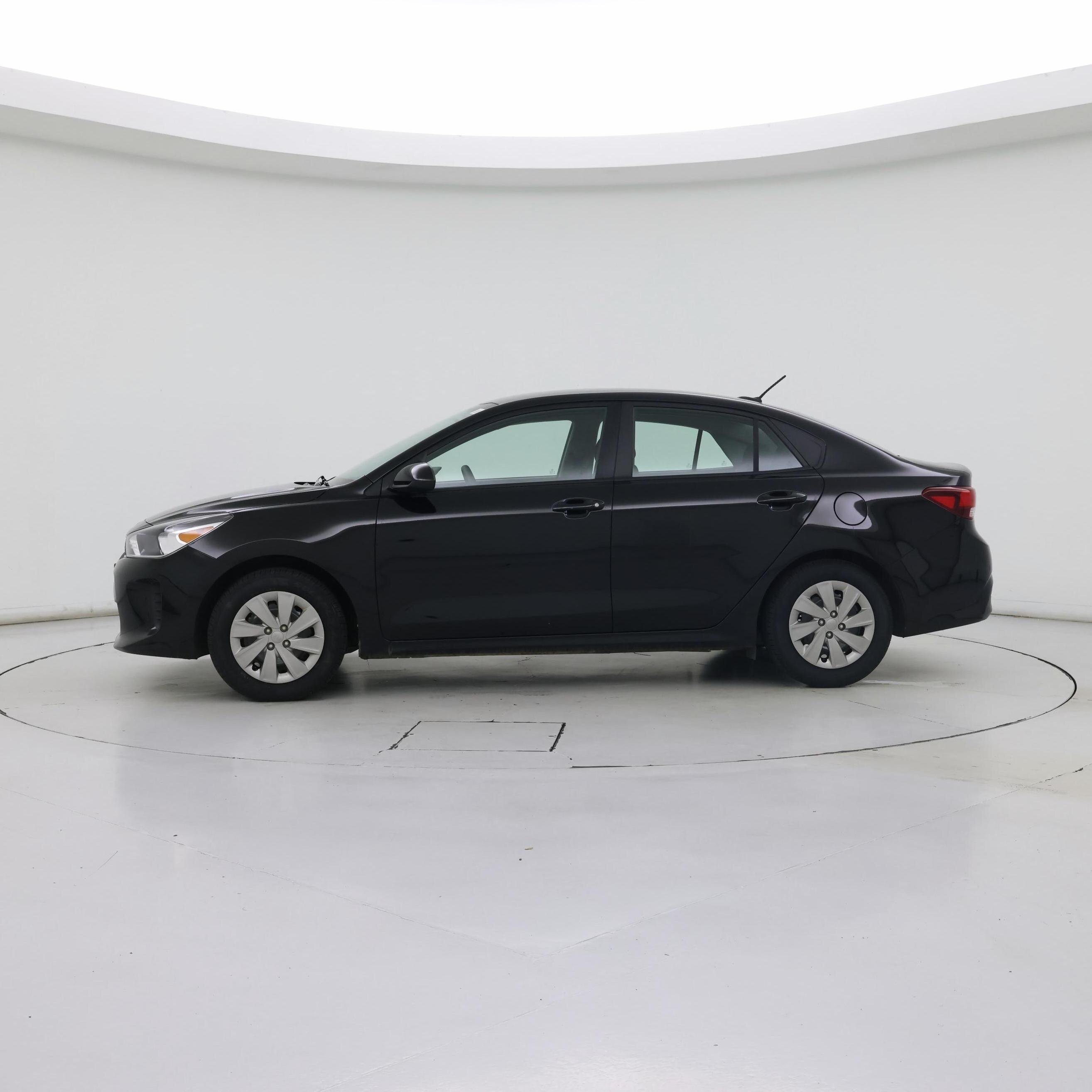 Thumbnail: 2020 Kia Rio - 3