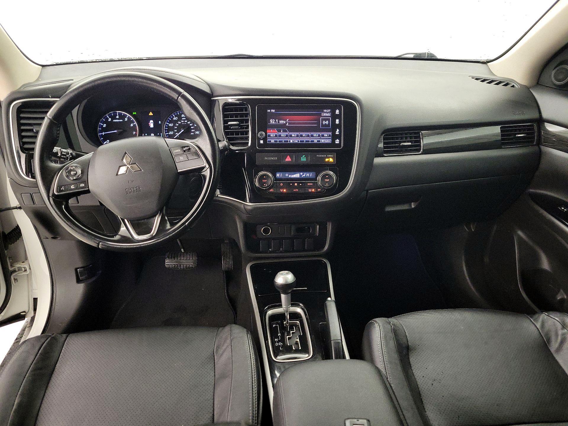 Thumbnail: 2017 Mitsubishi Outlander - 9