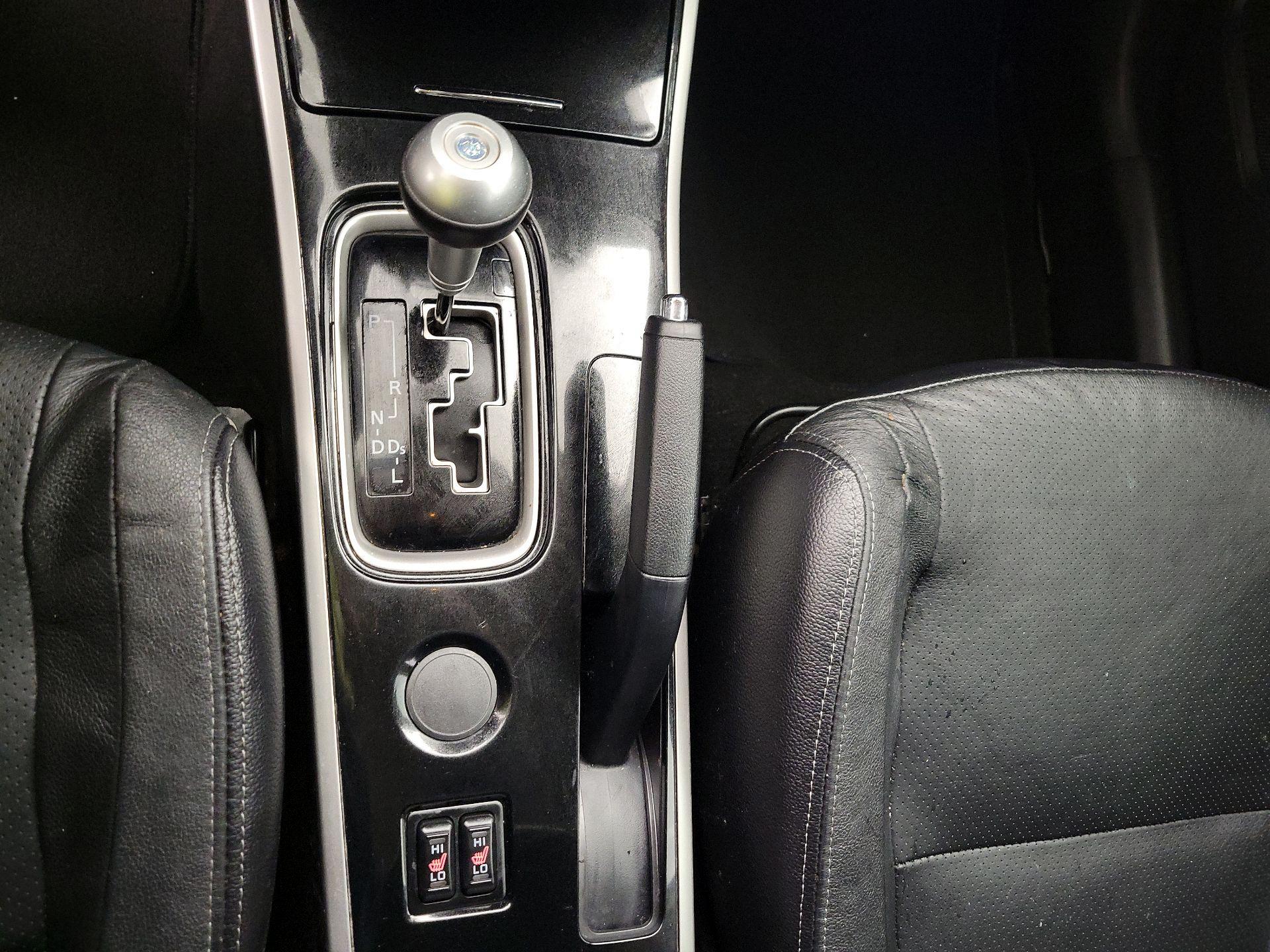 Thumbnail: 2017 Mitsubishi Outlander - 17