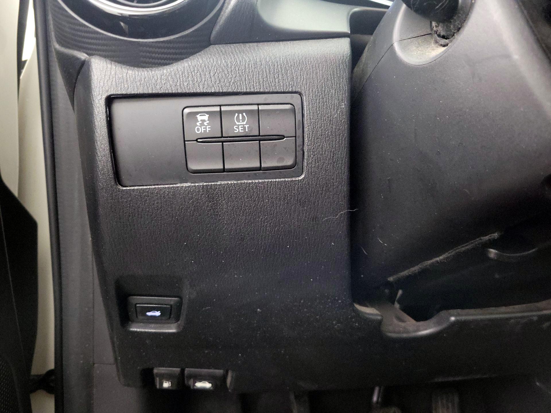 Thumbnail: 2016 Scion iA - 13