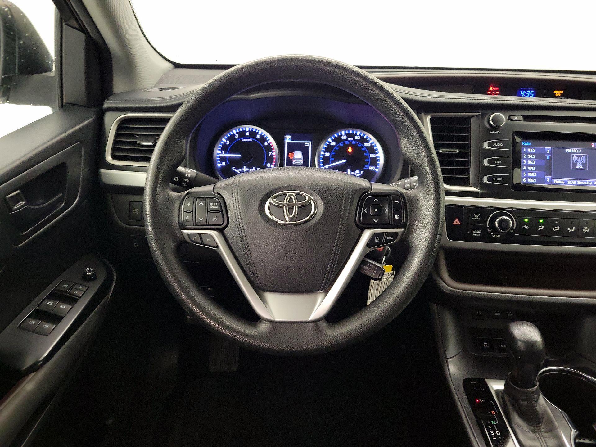 Thumbnail: 2017 Toyota Highlander - 10