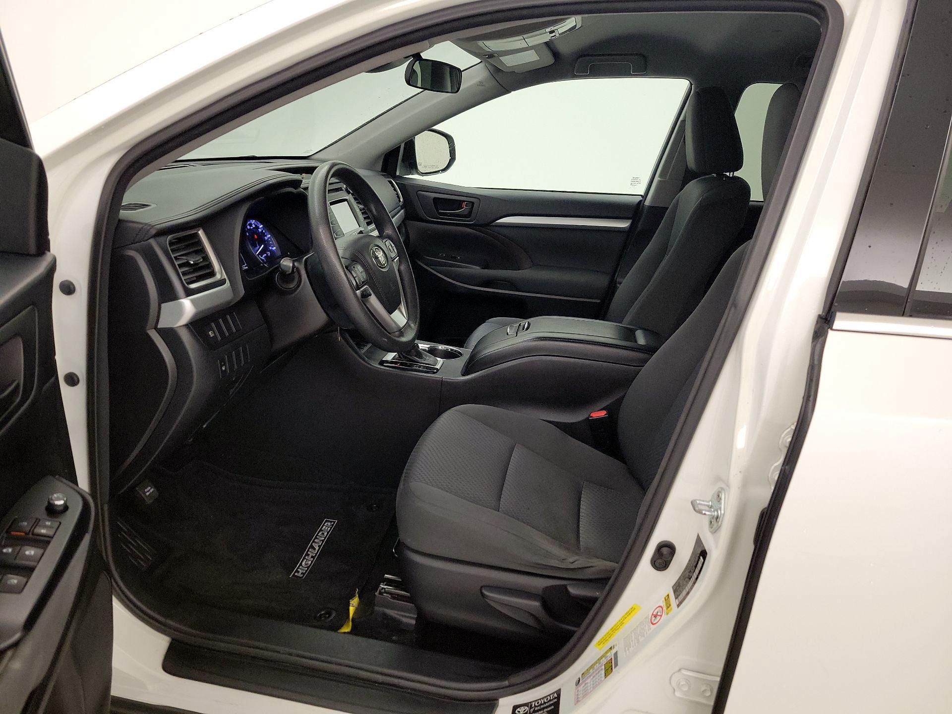 Thumbnail: 2017 Toyota Highlander - 11