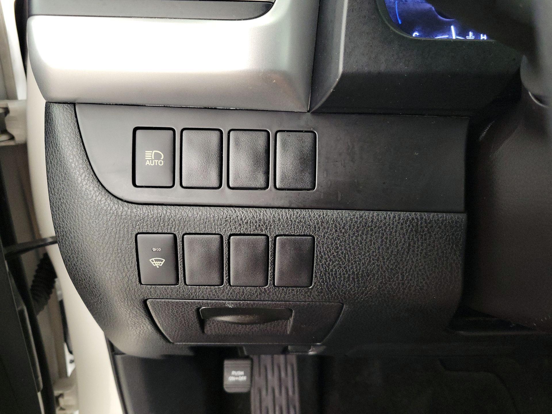 Thumbnail: 2017 Toyota Highlander - 13