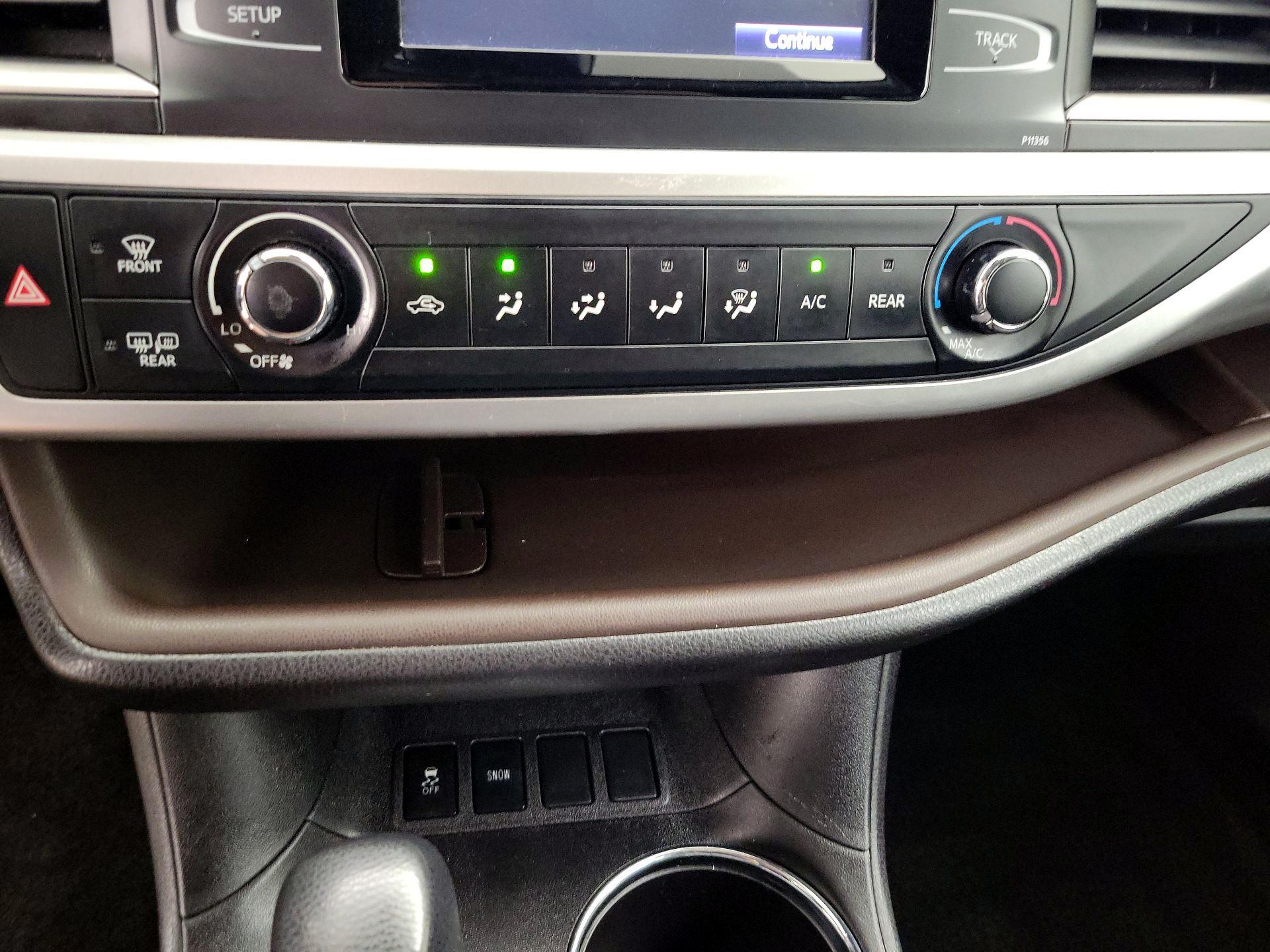 Thumbnail: 2017 Toyota Highlander - 16