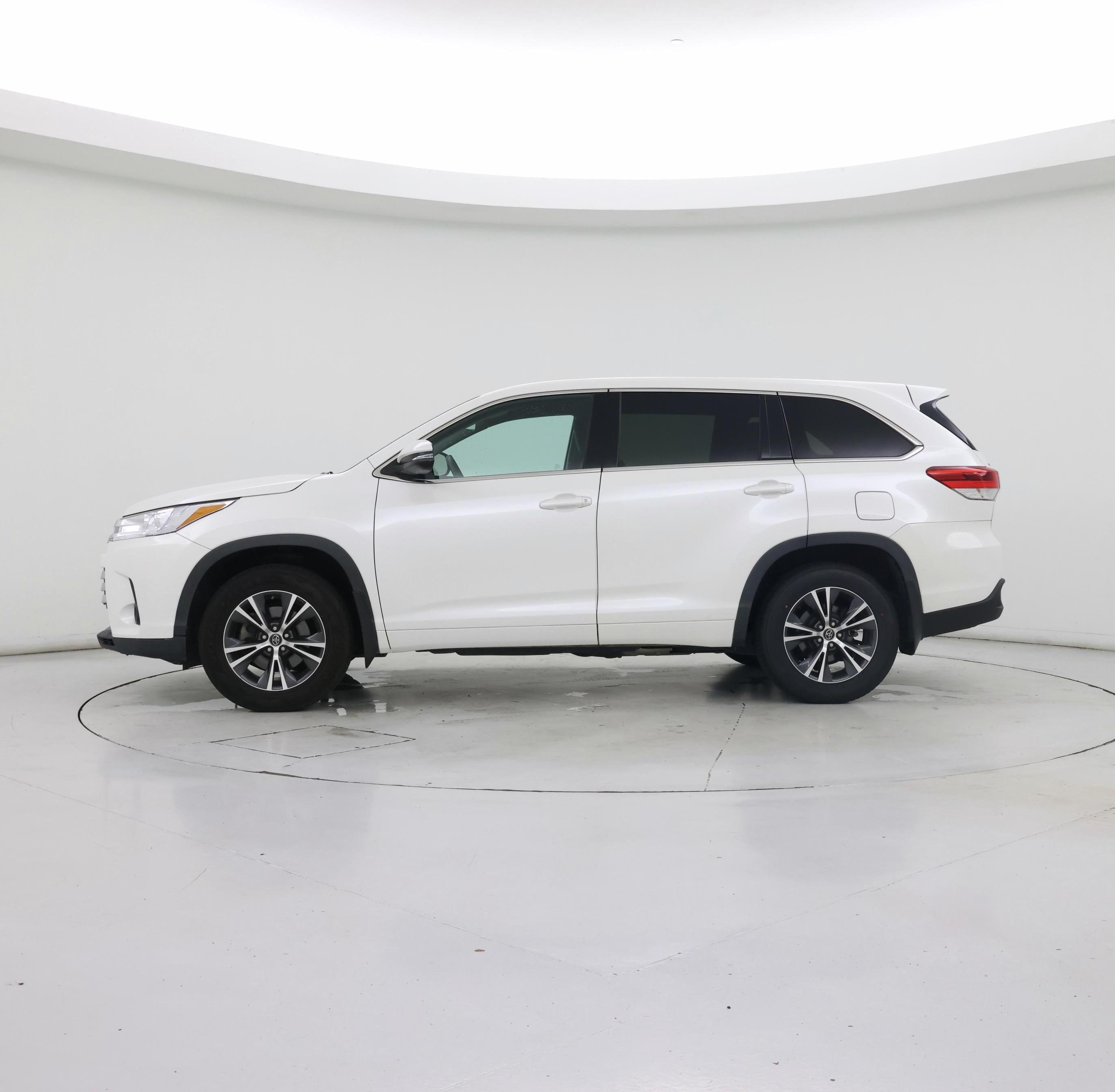 Thumbnail: 2017 Toyota Highlander - 3