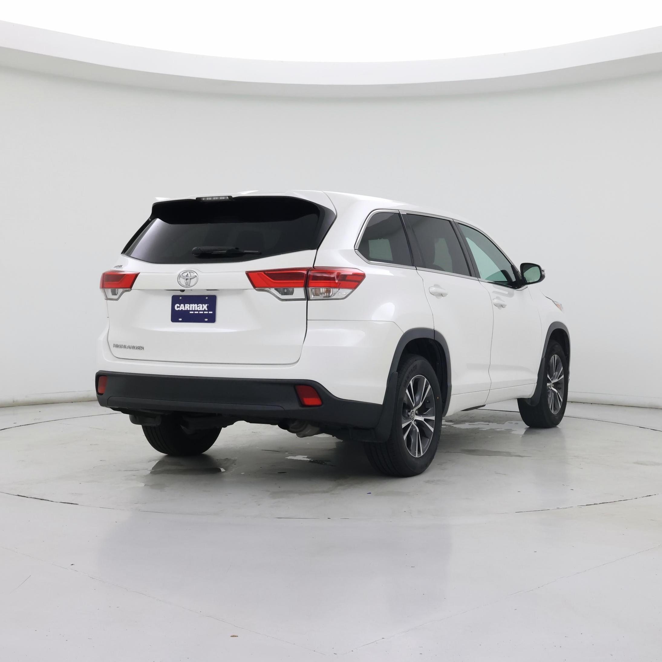 Thumbnail: 2017 Toyota Highlander - 8