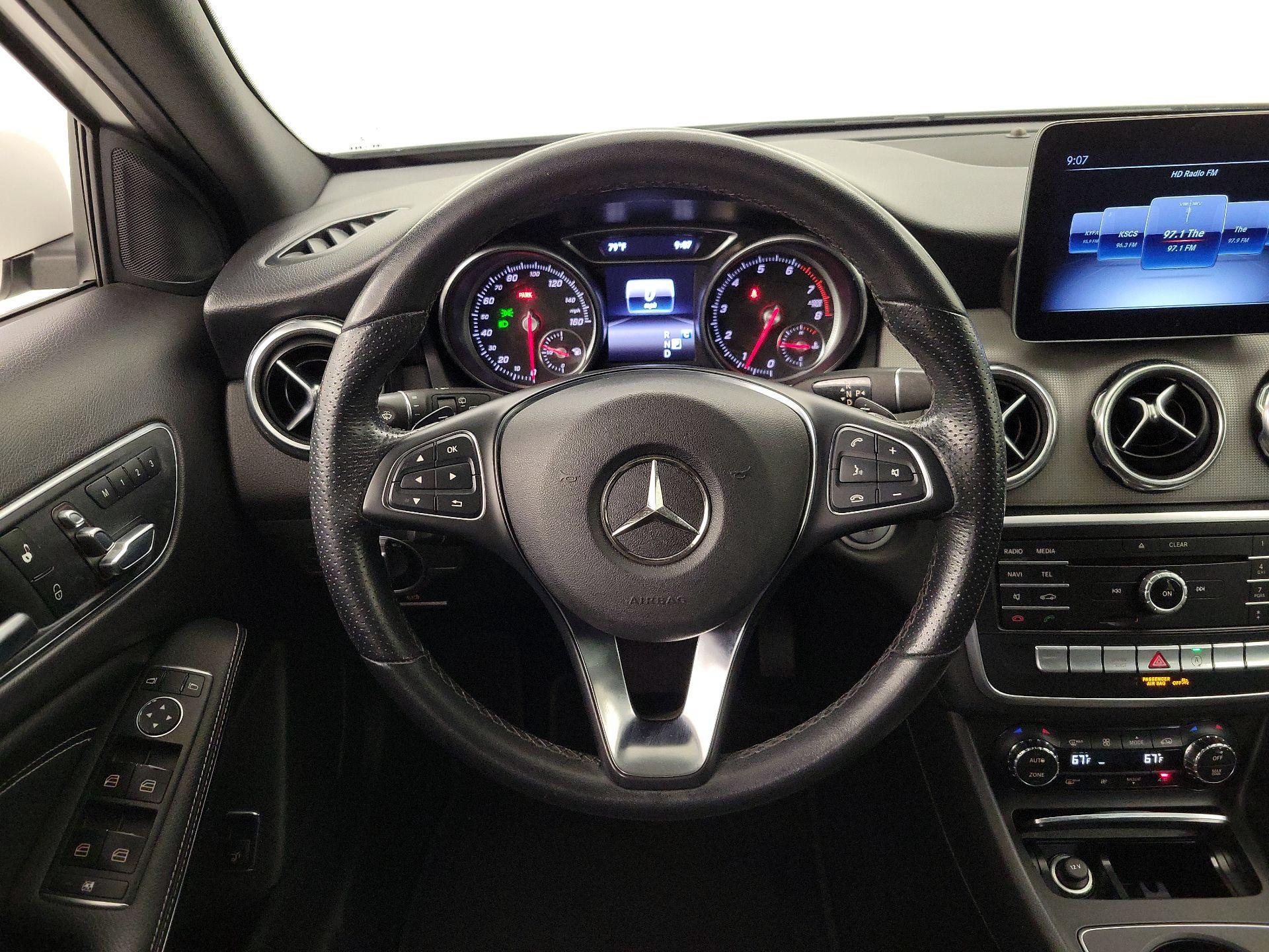 Thumbnail: 2020 Mercedes-Benz GLA - 10