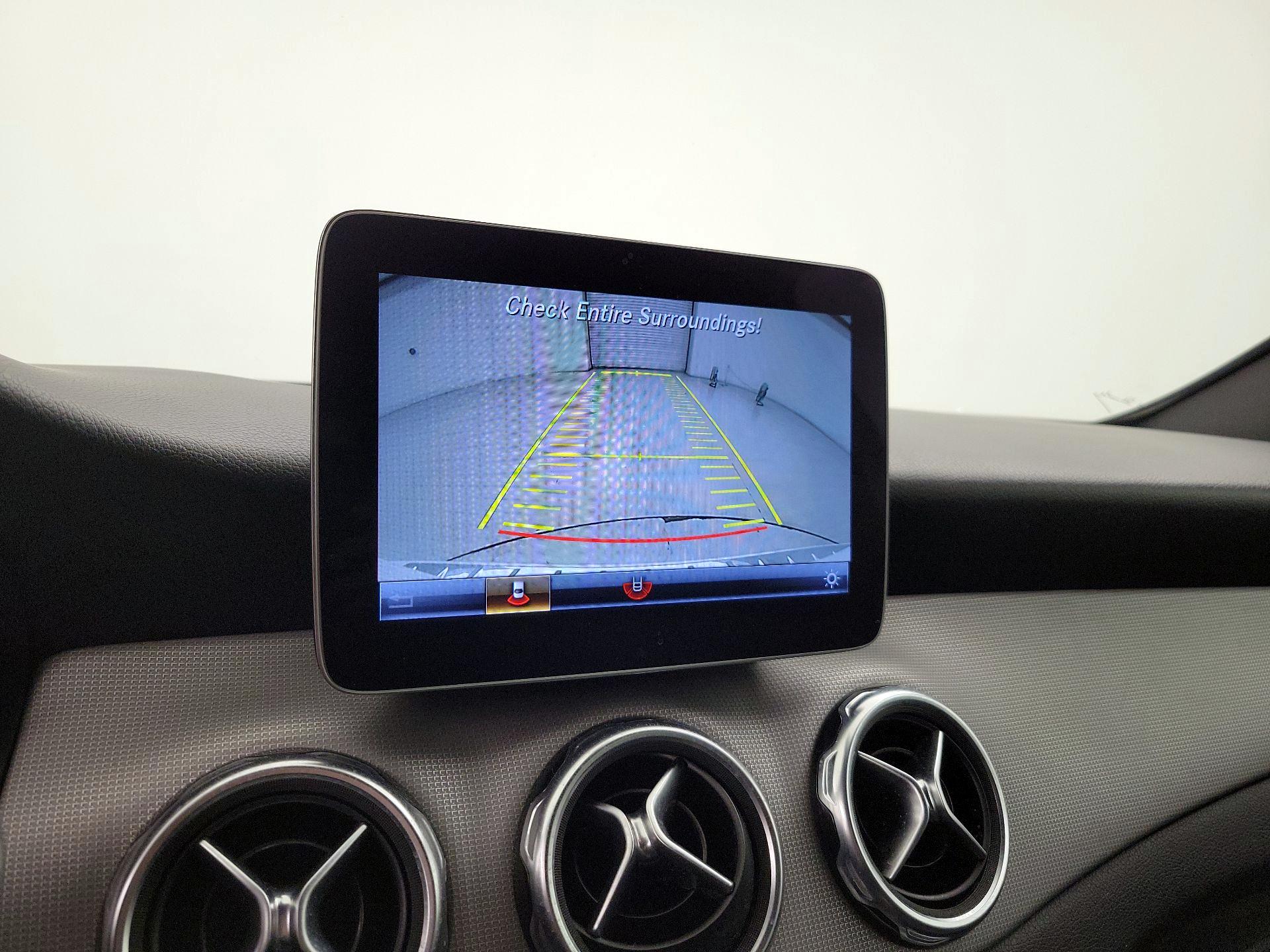 Thumbnail: 2020 Mercedes-Benz GLA - 14