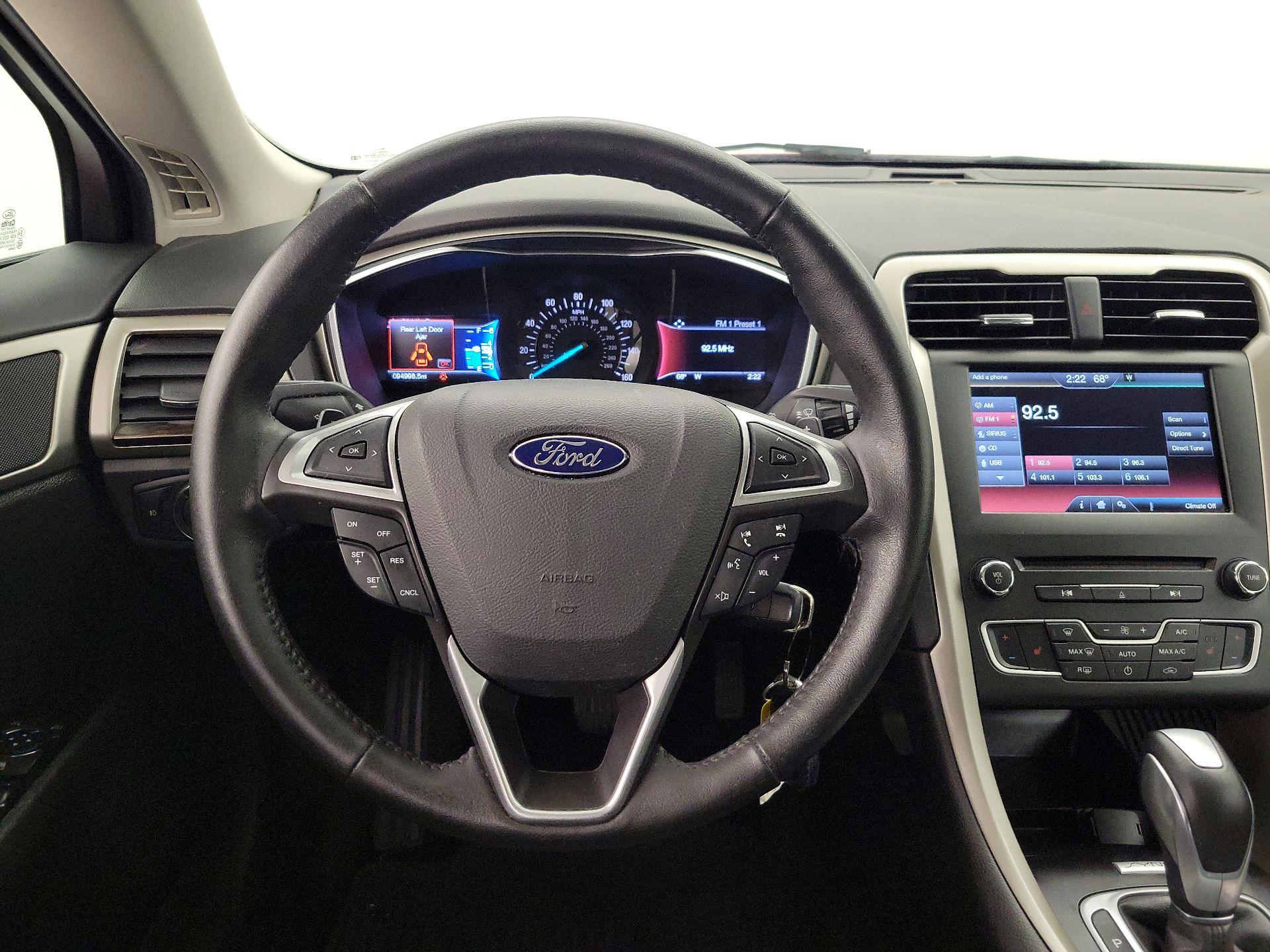 Thumbnail: 2016 Ford Fusion - 10