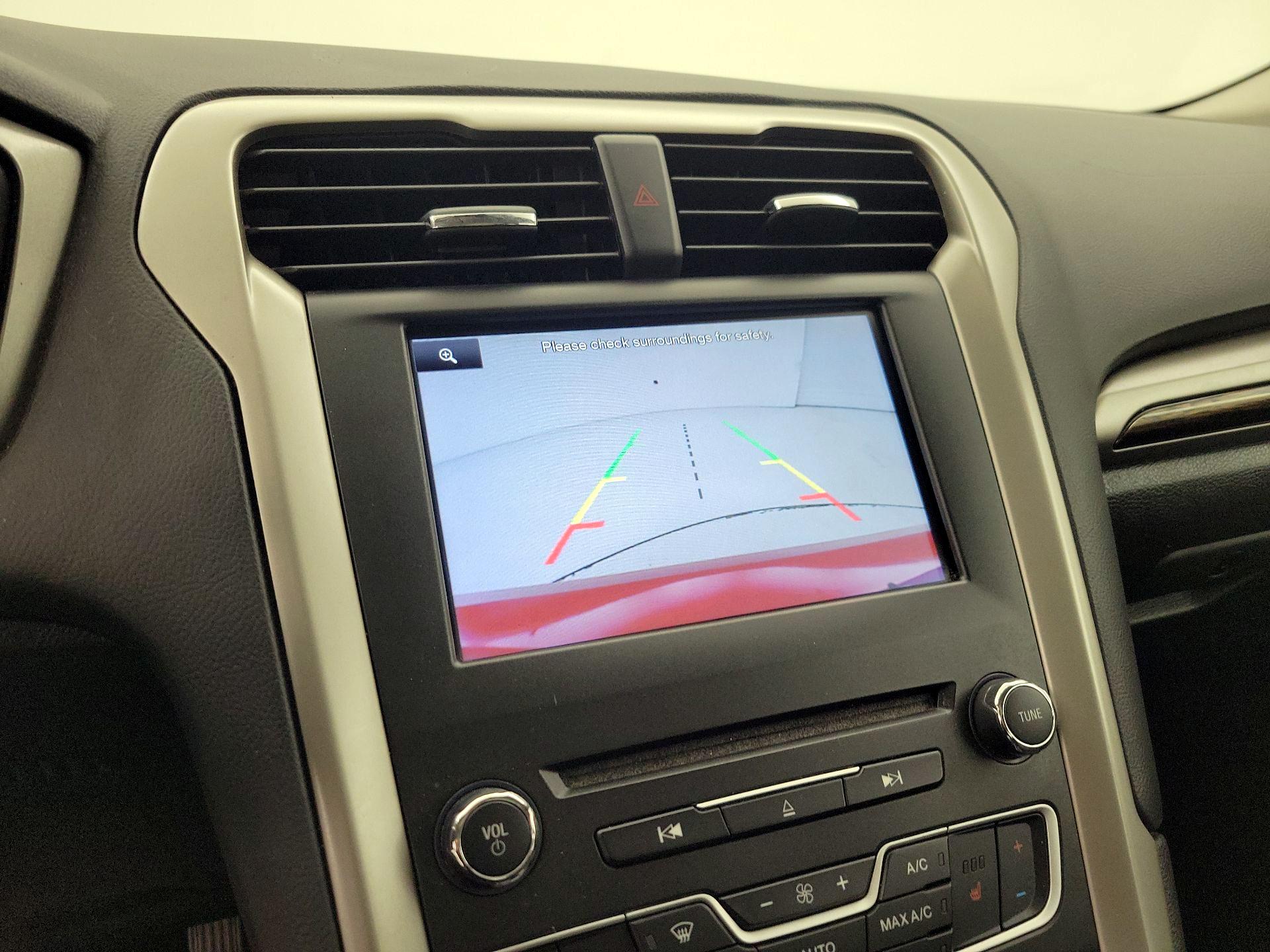 Thumbnail: 2016 Ford Fusion - 14