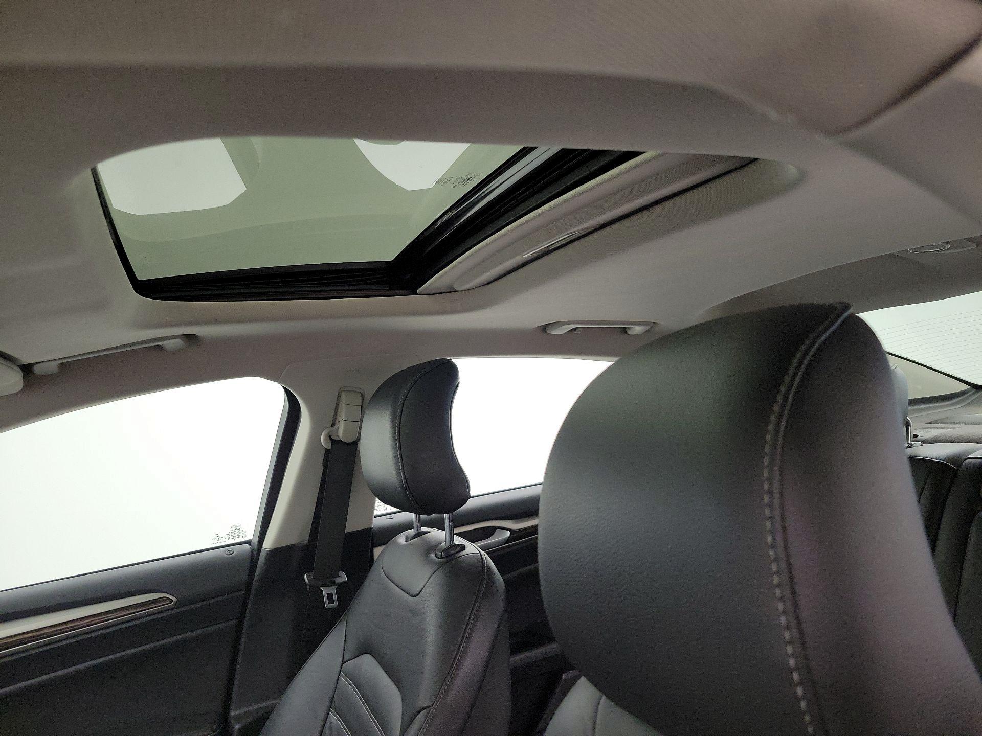 Thumbnail: 2016 Ford Fusion - 18