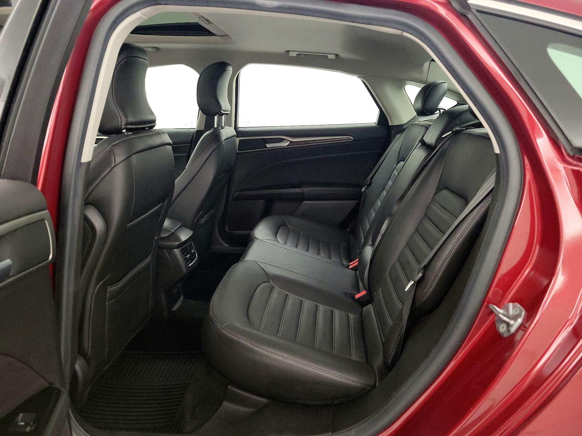 Thumbnail: 2016 Ford Fusion - 19