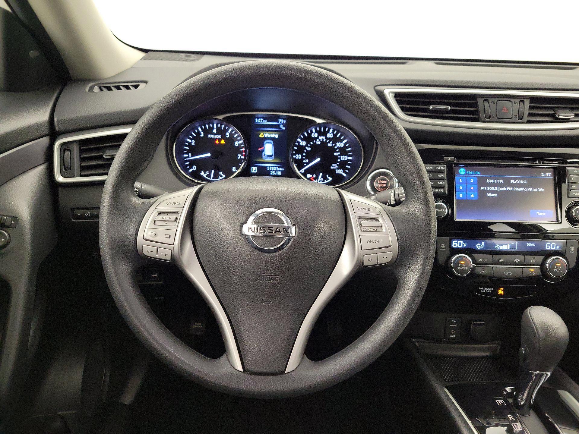 Thumbnail: 2016 Nissan Rogue - 10