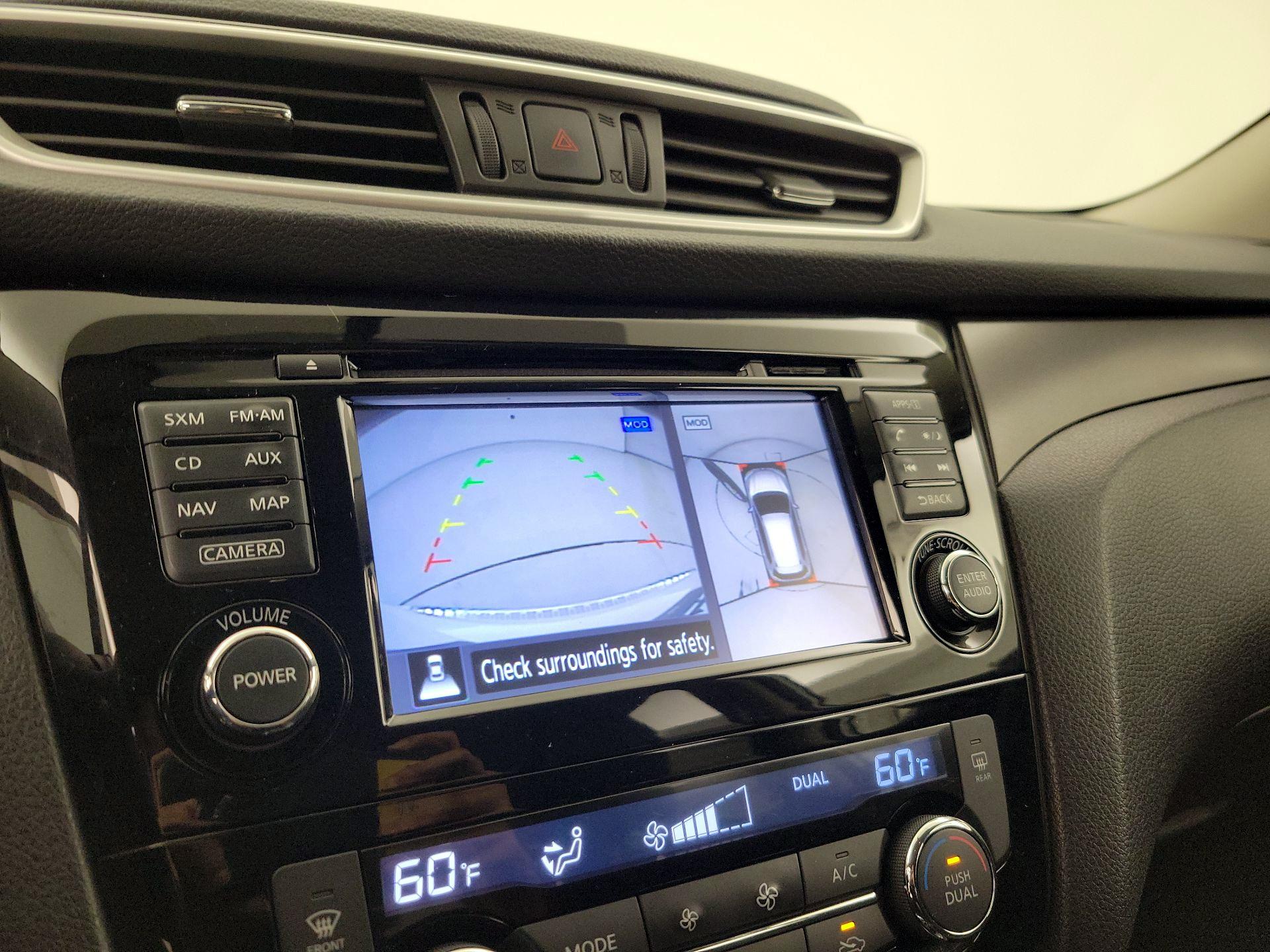 Thumbnail: 2016 Nissan Rogue - 14