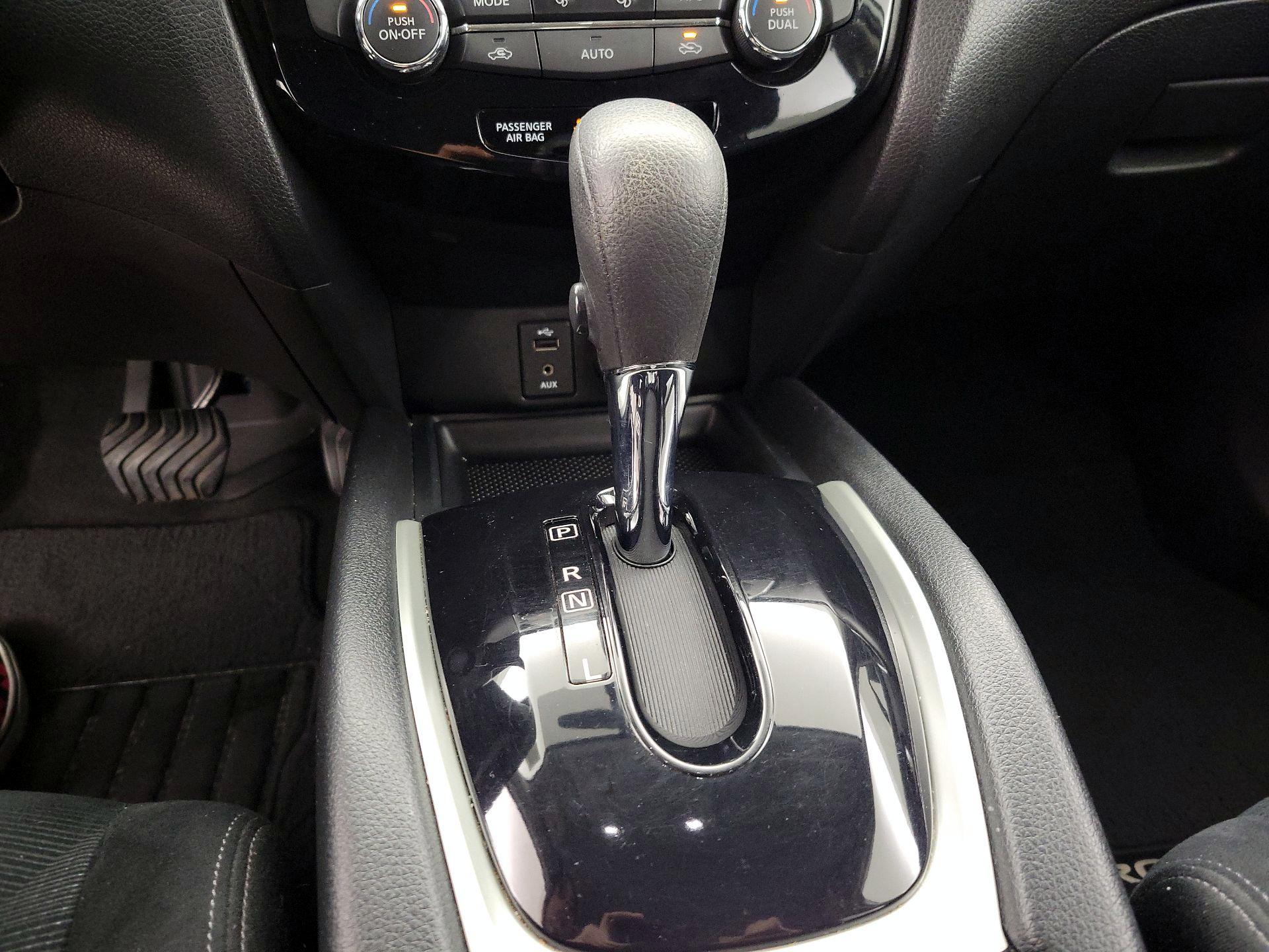 Thumbnail: 2016 Nissan Rogue - 17